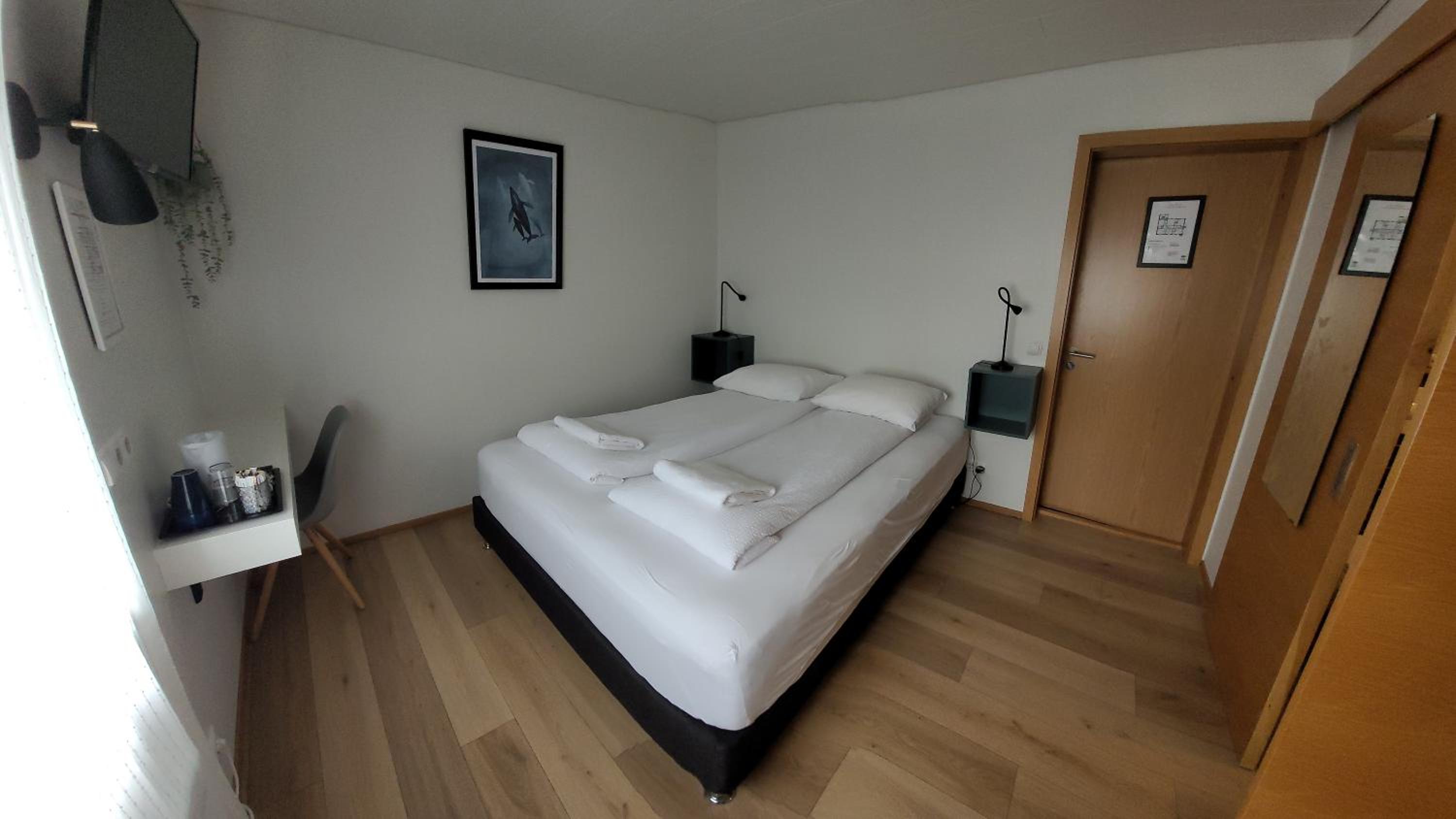 Double Room with Private Bathroom - Photo 6