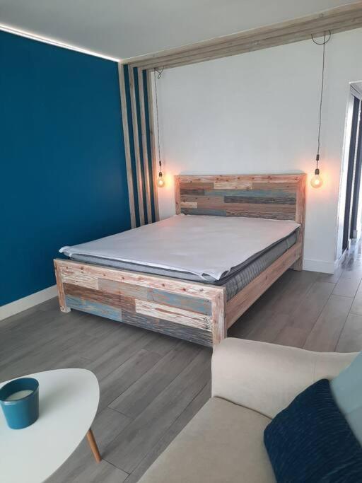 One-Bedroom Apartment - Photo 6
