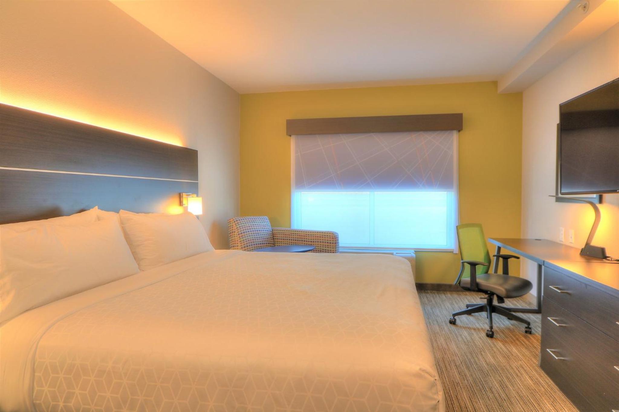 King Suite - Photo 6