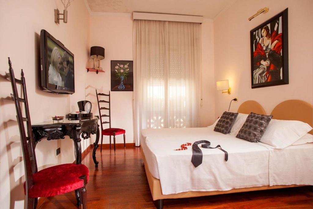 Double or Twin Room photo 1