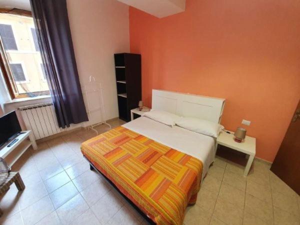 Two-Bedroom Apartment - Photo 11