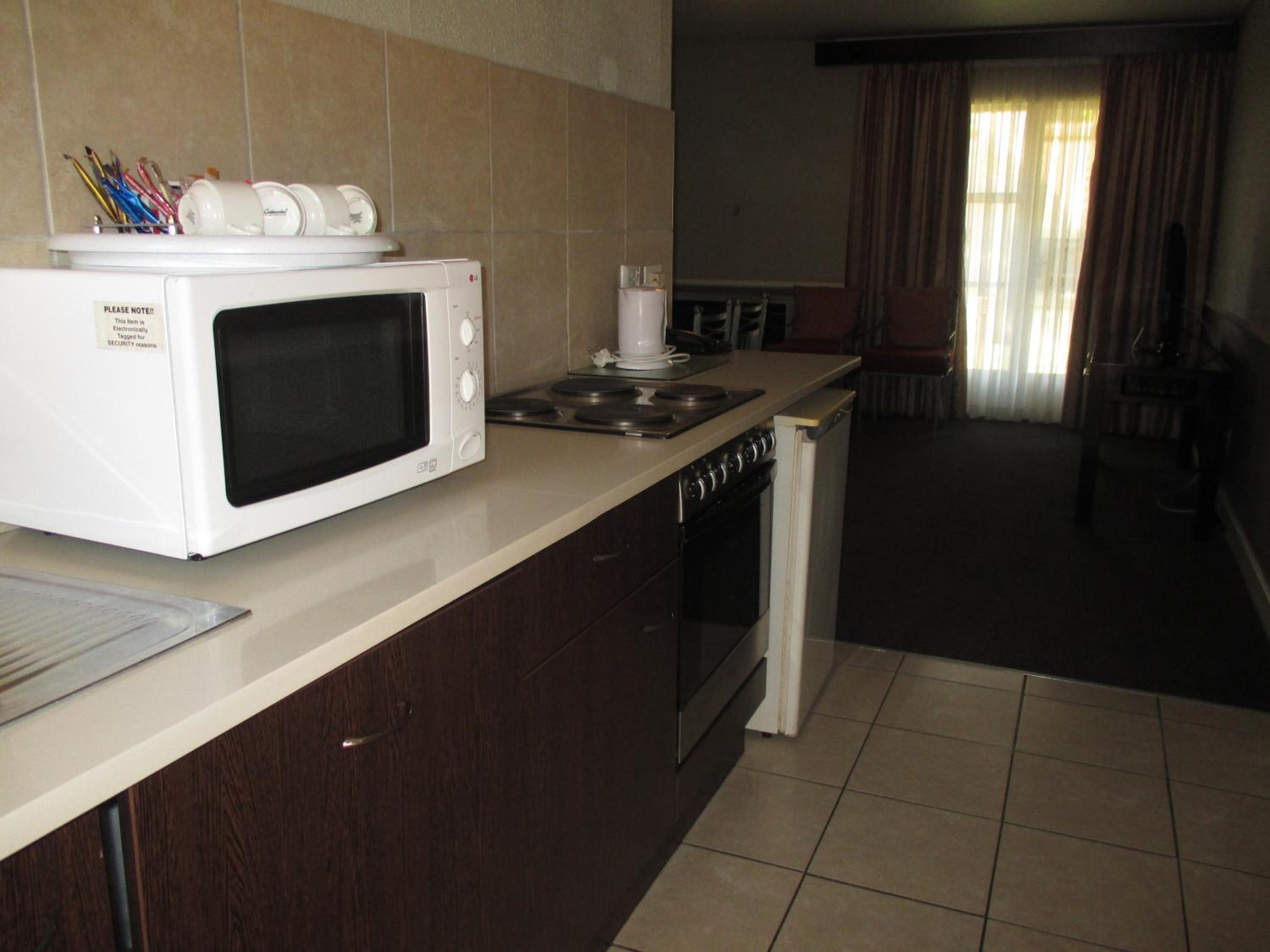 Standard Twin Room - Photo 5