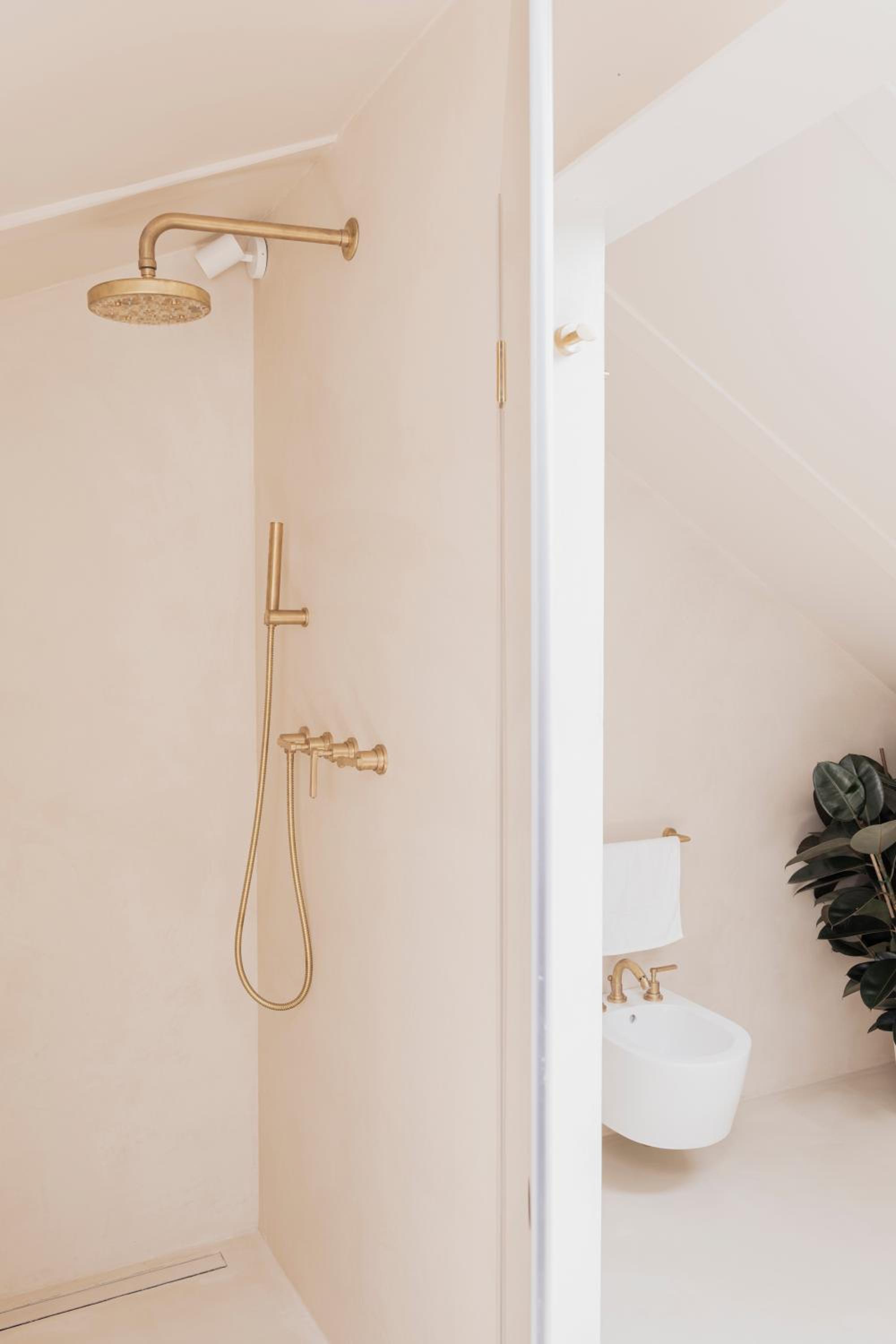 King Suite with Spa Bath photo 2