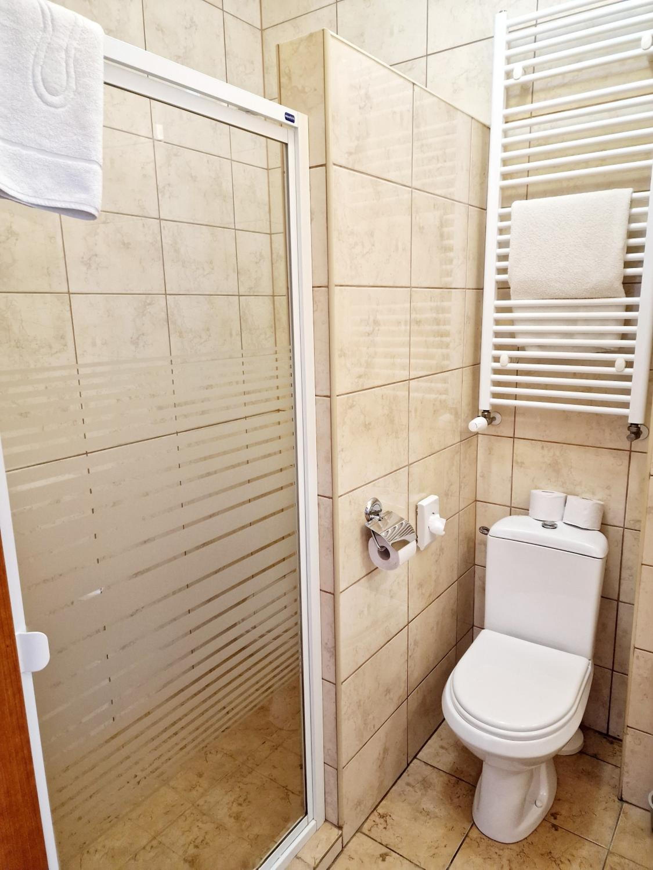 Double Room - Photo 10
