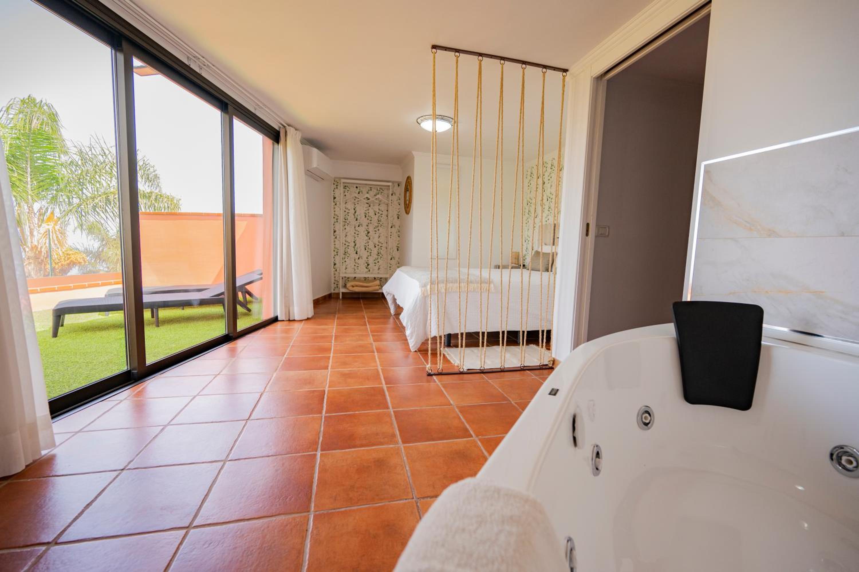 Deluxe Double Room - Photo 1