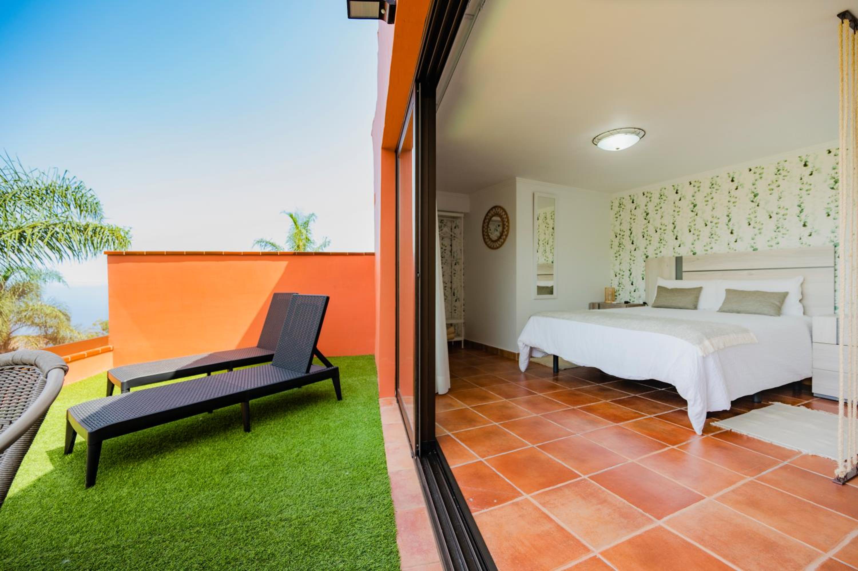 Deluxe Double Room - Photo 10