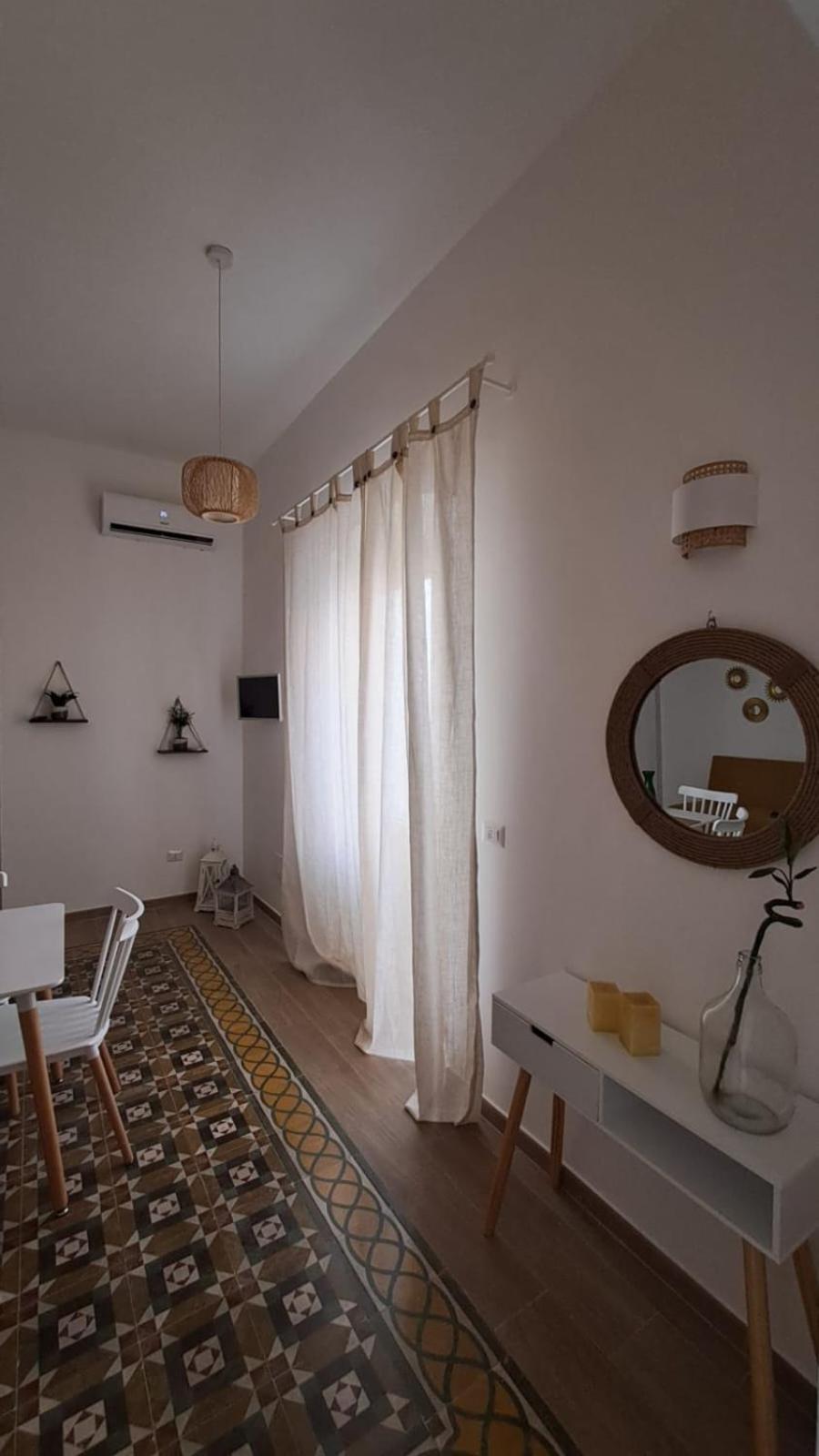 One-Bedroom House photo 2