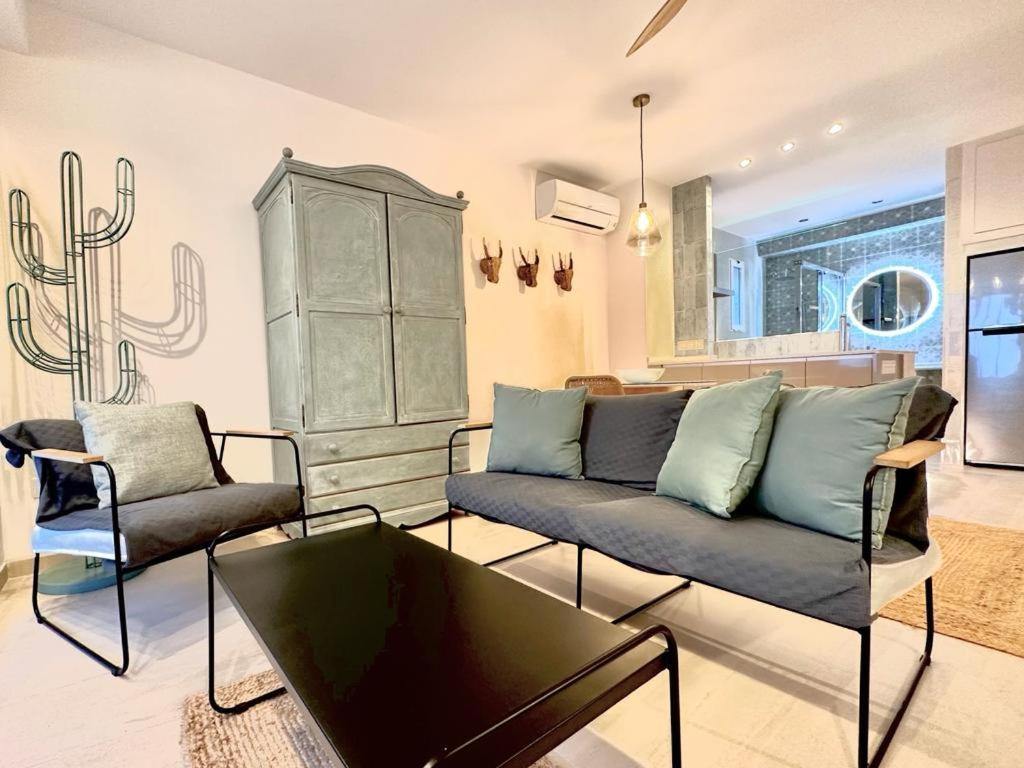 Studio Apartment with Sea View