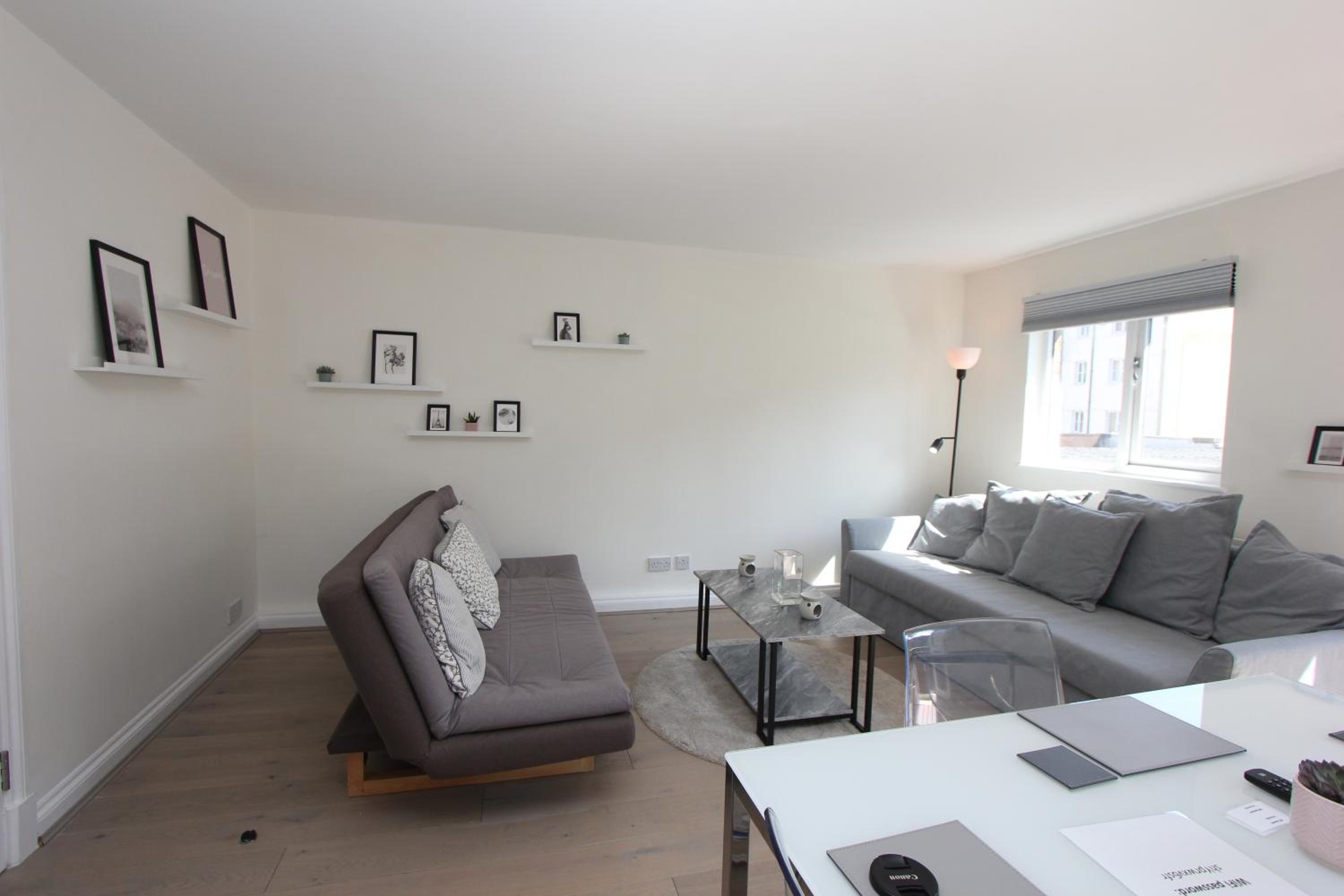 One-Bedroom Apartment photo 3