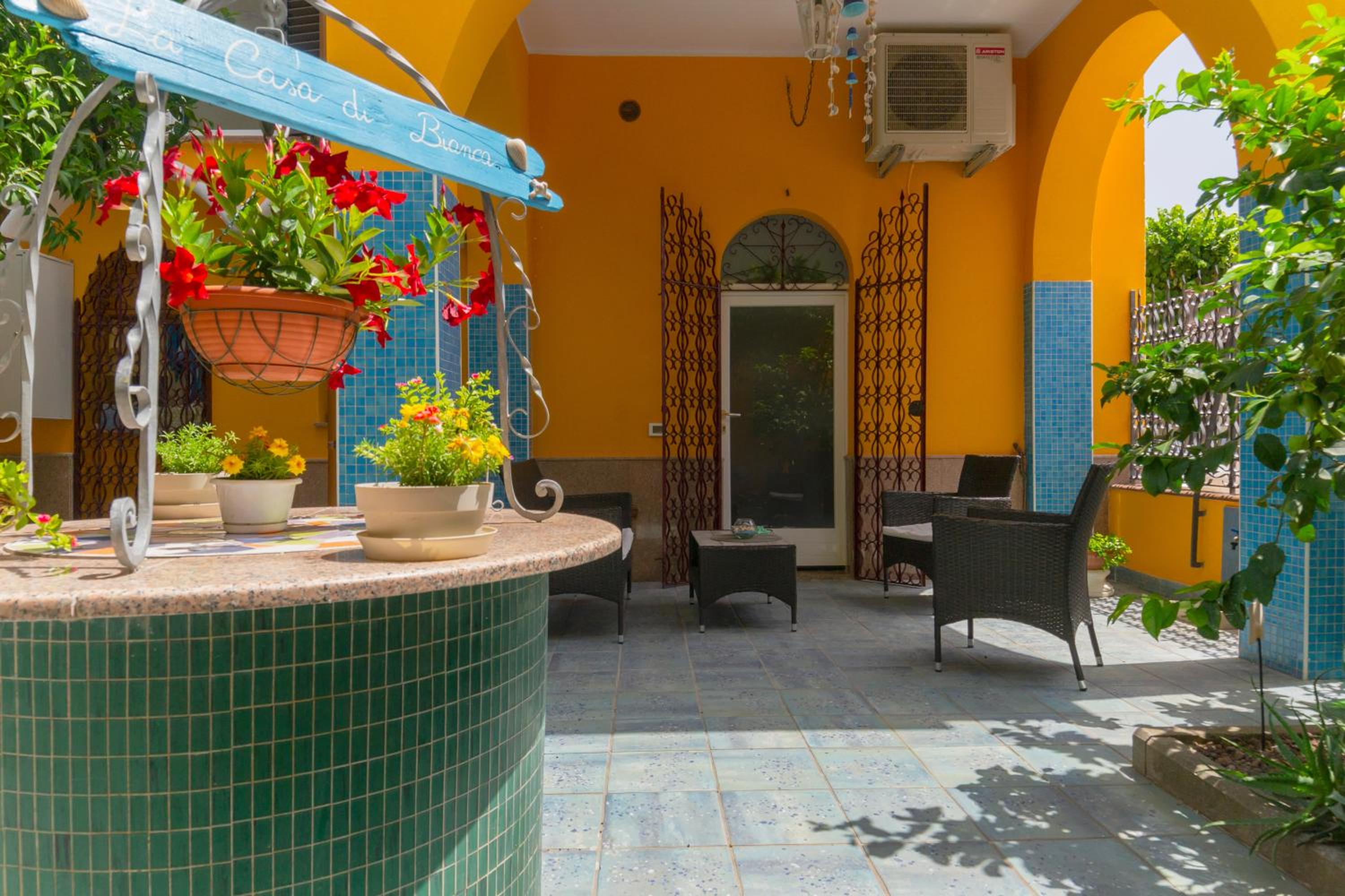 Family Room with Terrace photo 2