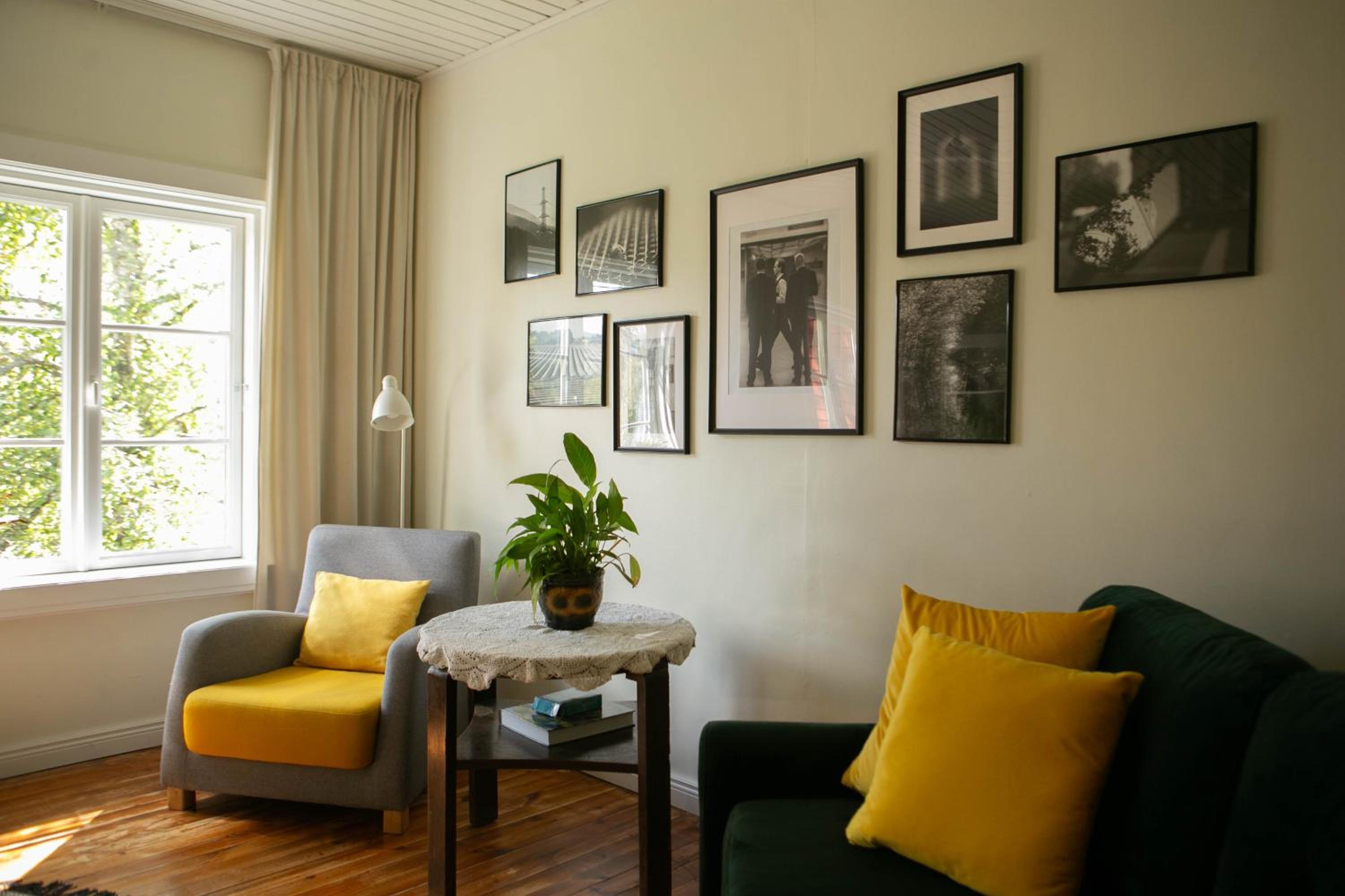 One-Bedroom Apartment - Photo 1