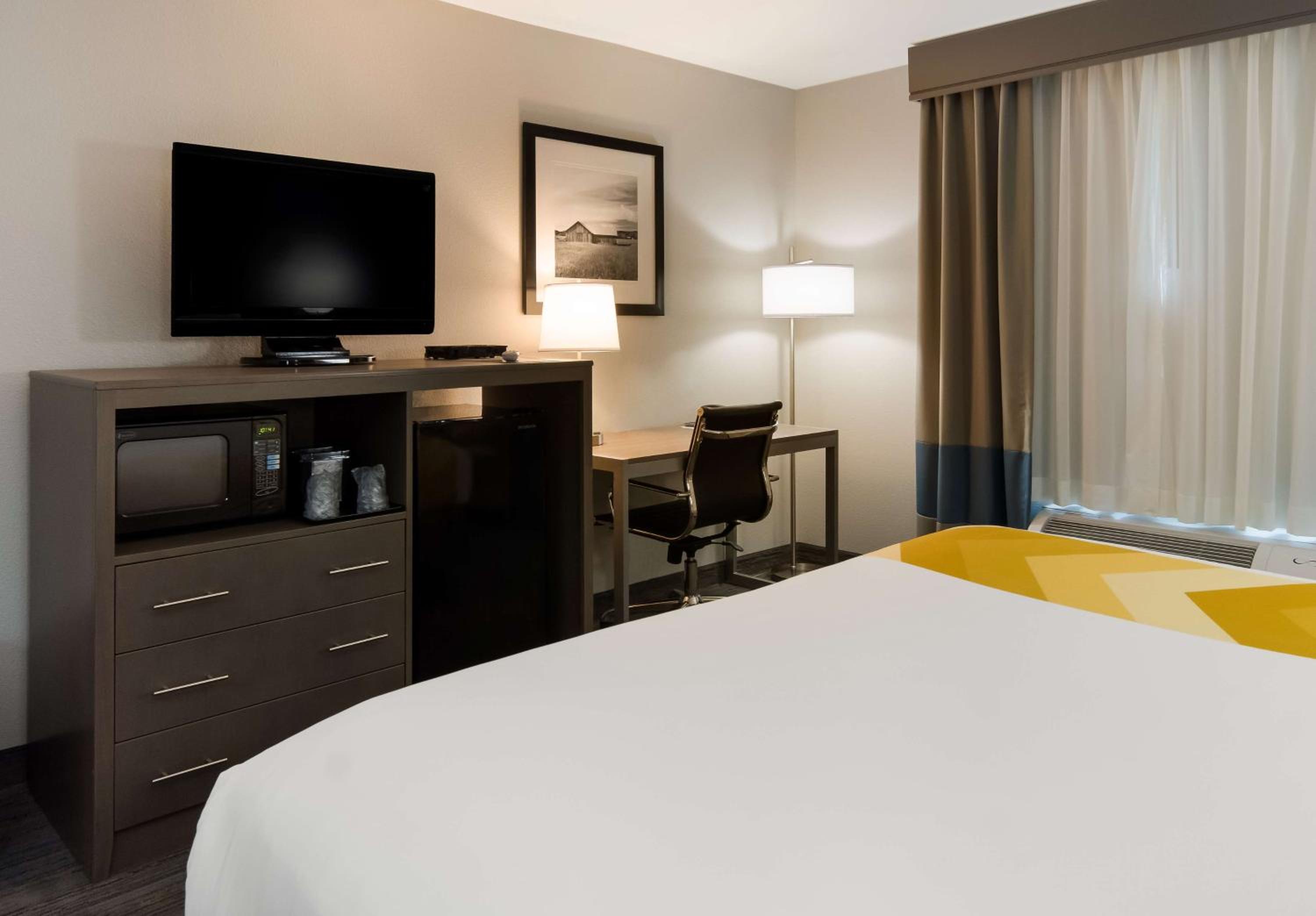 King Suite - Photo 2