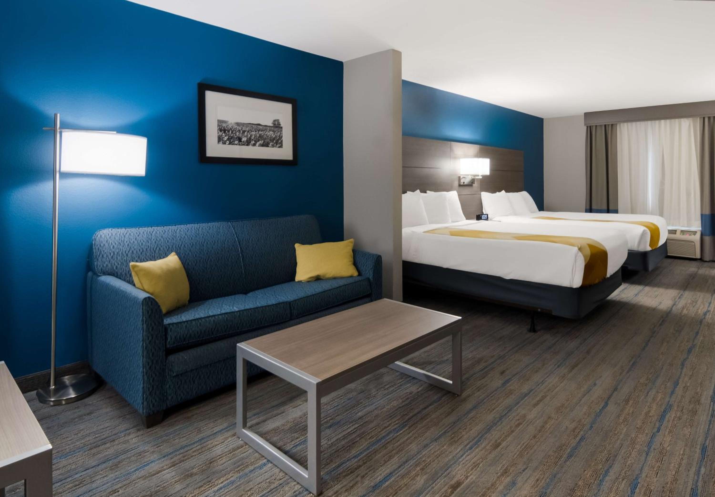 Queen Suite with Two Queen Beds - Disability Access - Photo 2