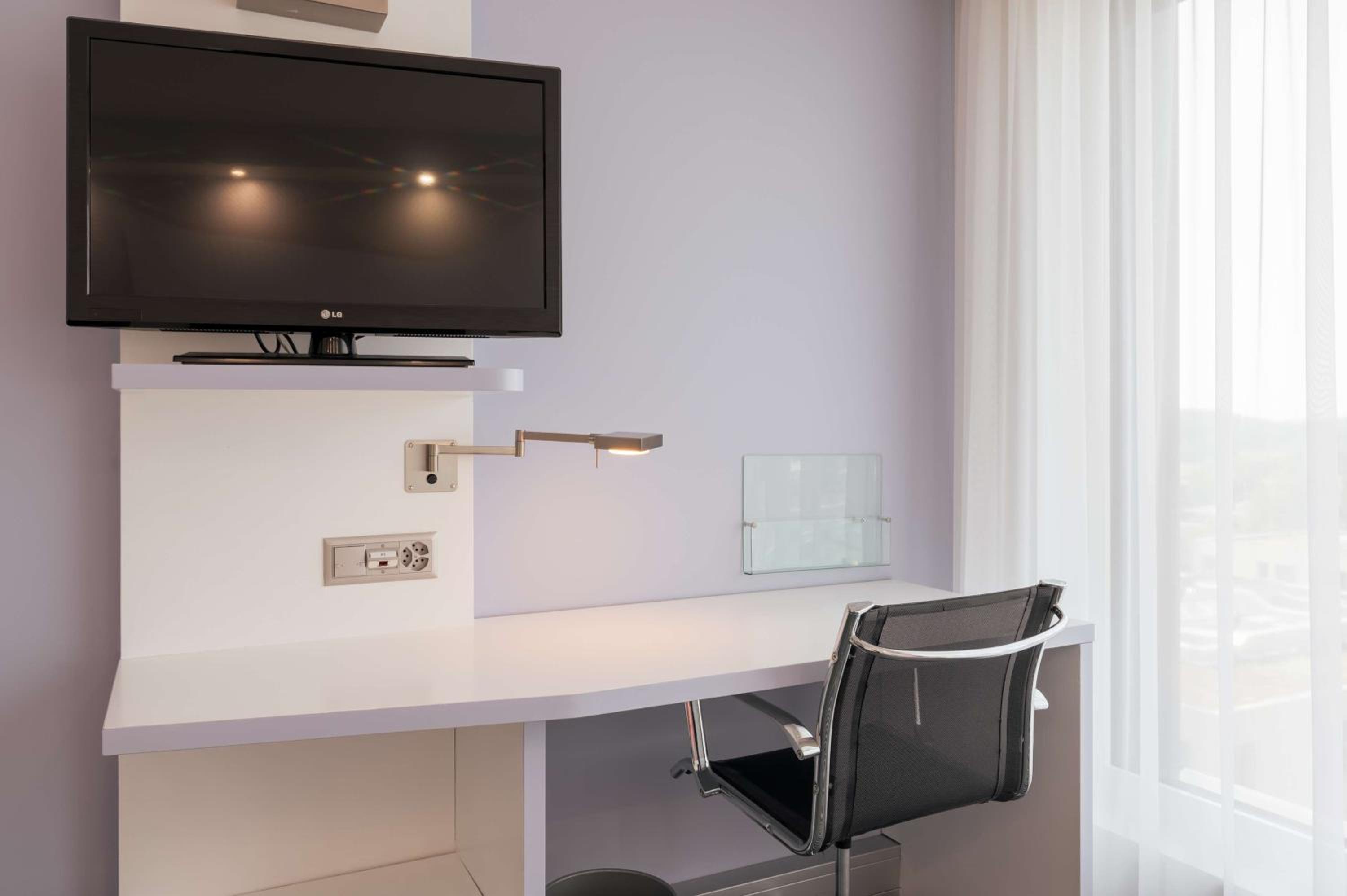 Design Room Comfort with Swiss Alps View photo 2