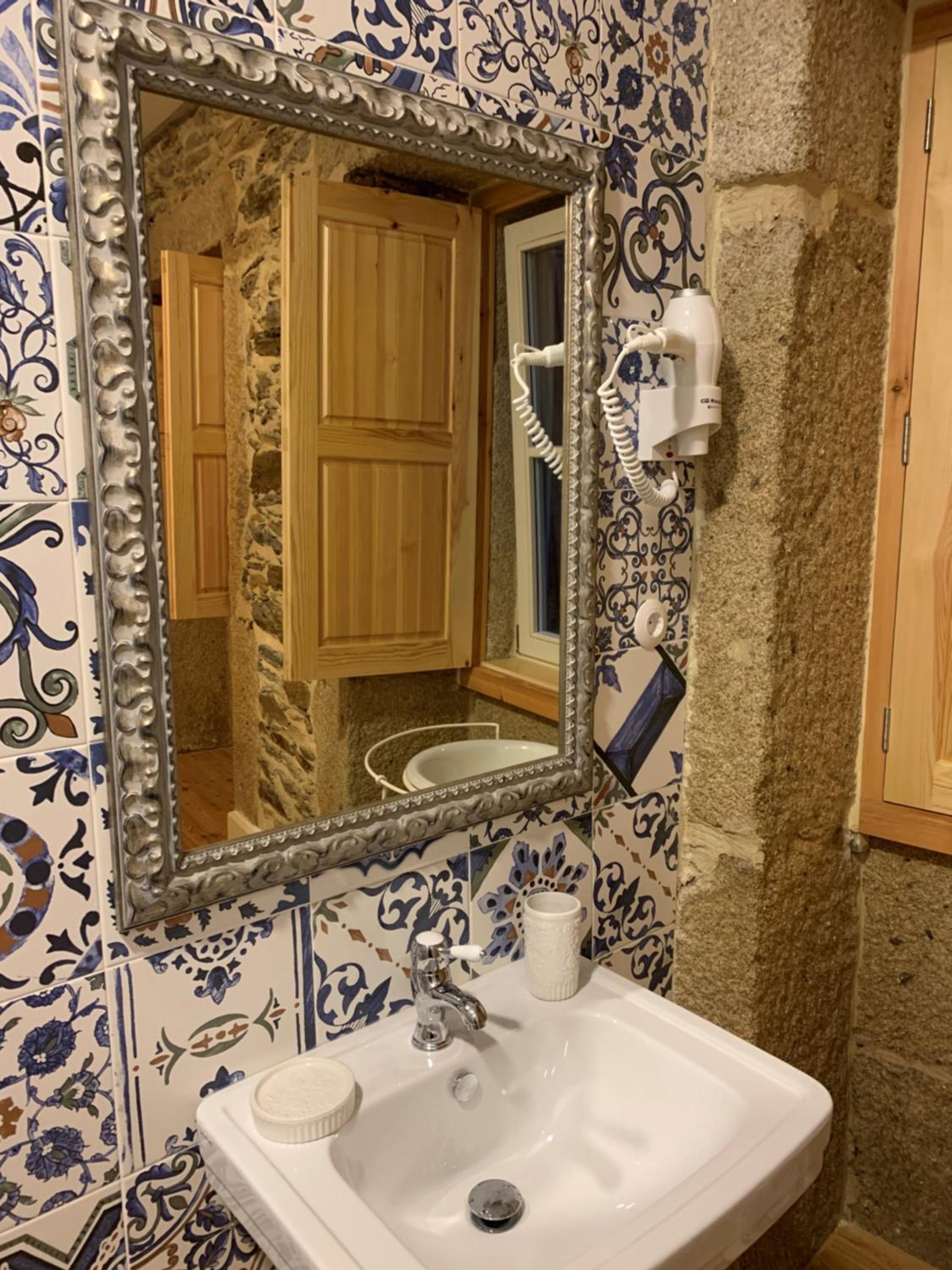Double Room with Balcony (2 Adults + 1 Child) photo 2