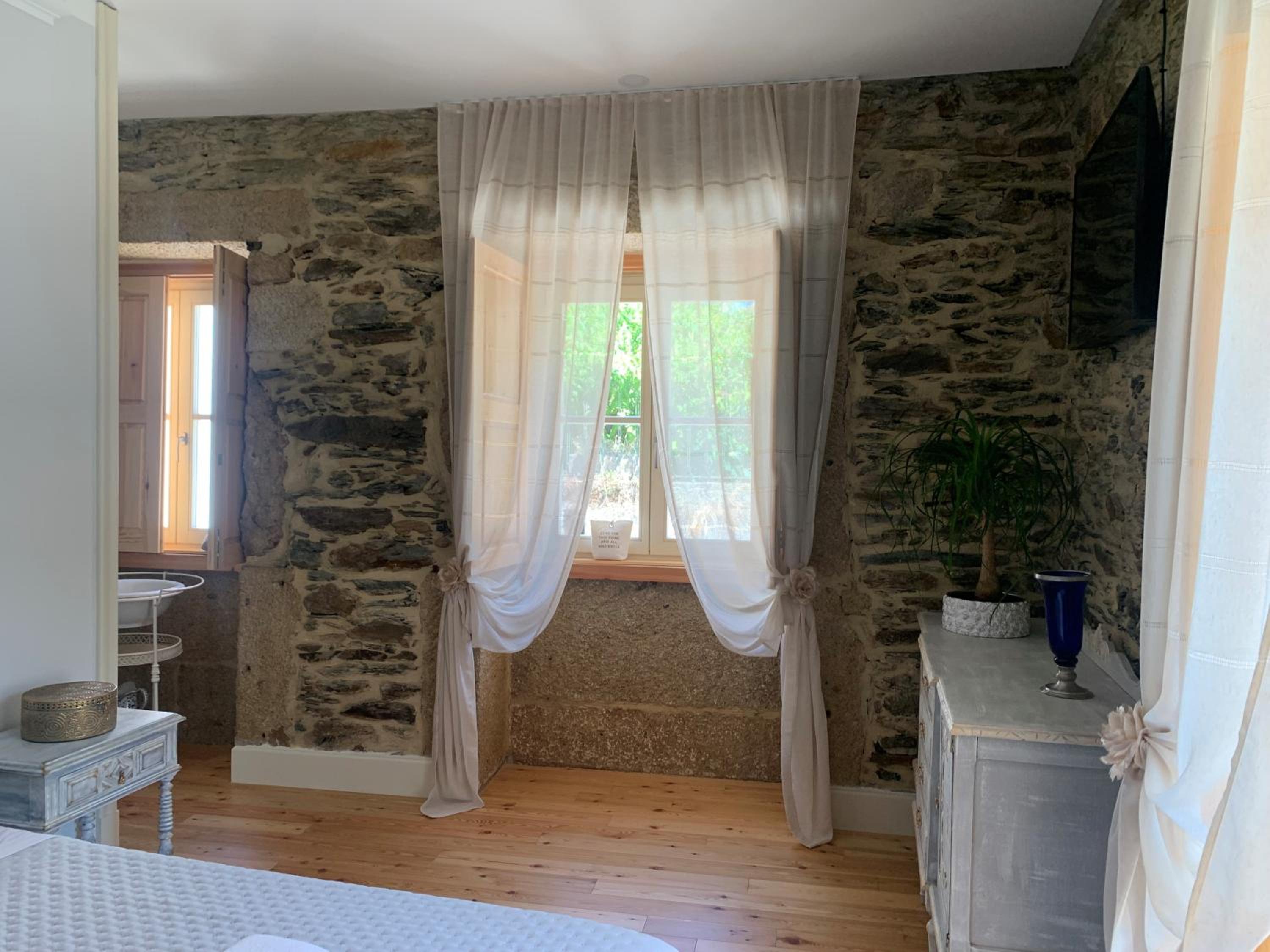 Double Room with Balcony (2 Adults + 1 Child) photo 1
