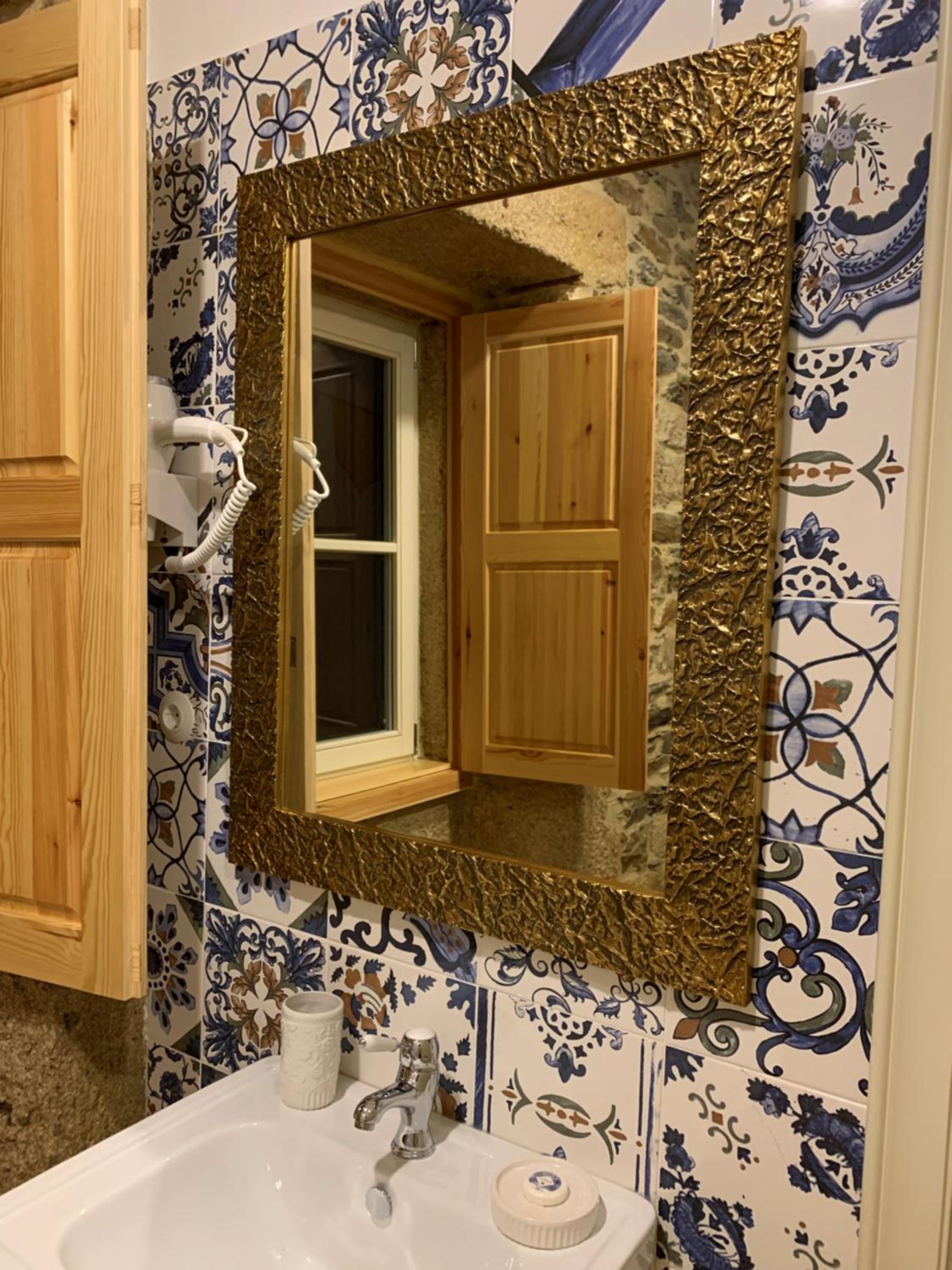 Double or Twin Room with Private Bathroom photo 3