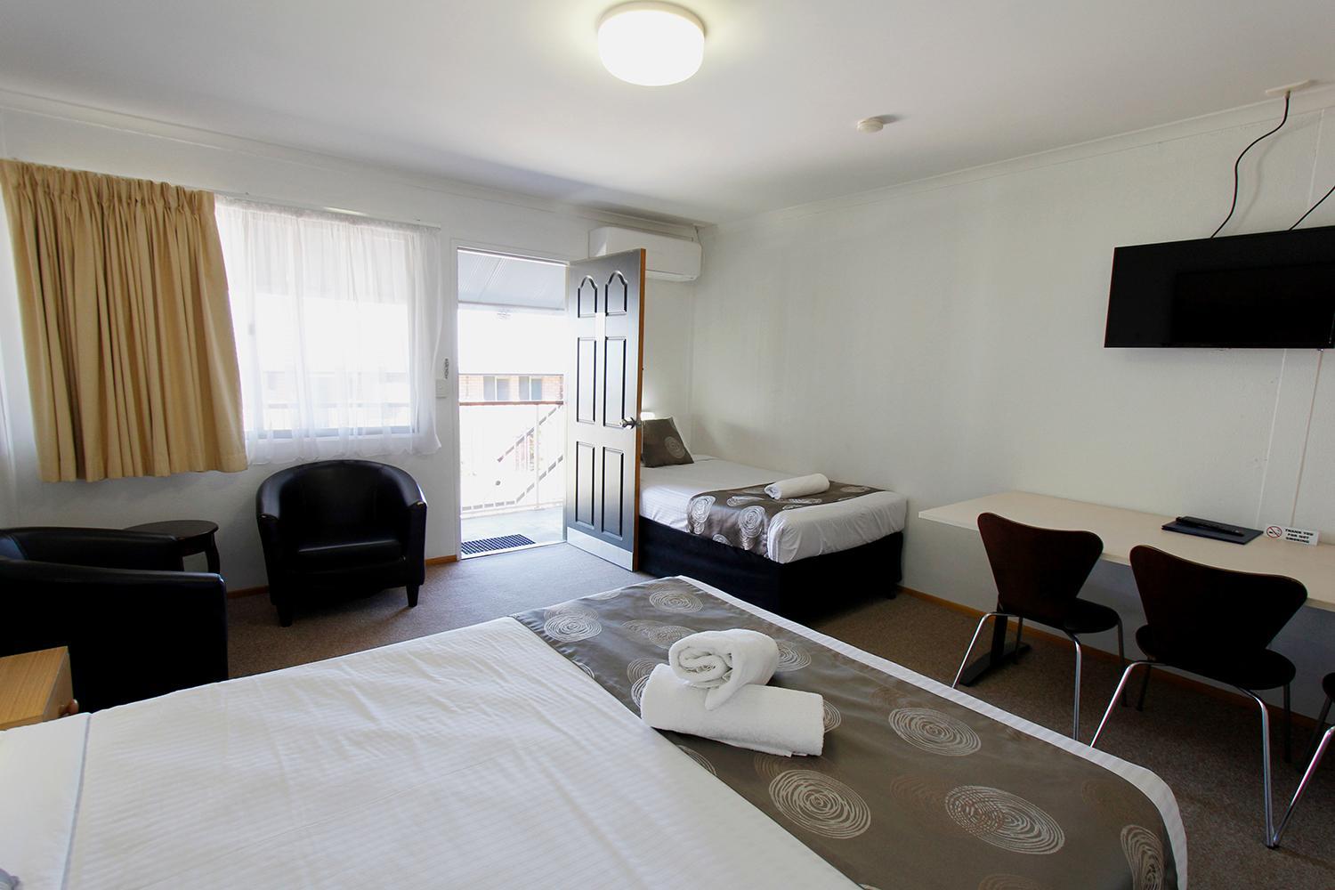 Deluxe Twin Room - Photo 3