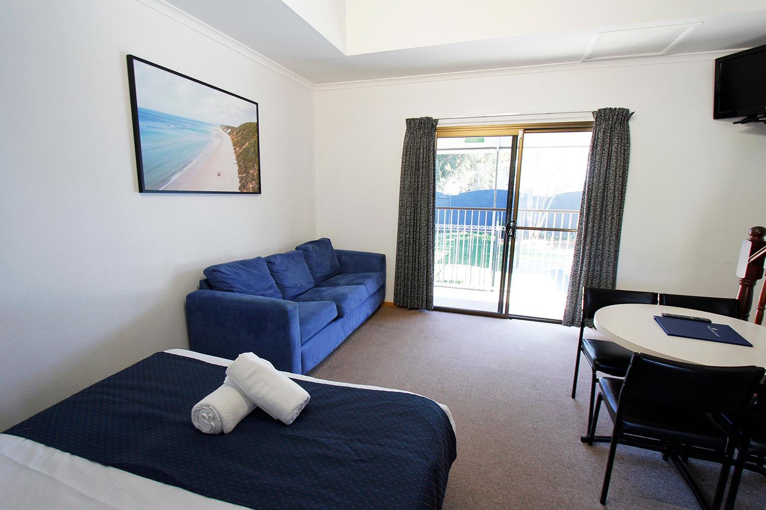 Family Room with Pool View - Photo 2