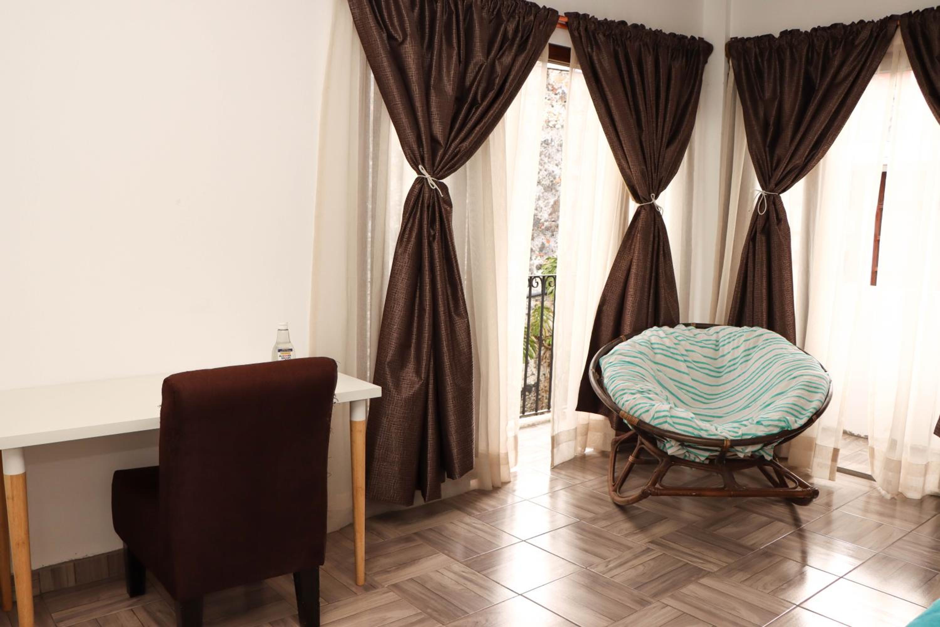 Standard King Room photo 2