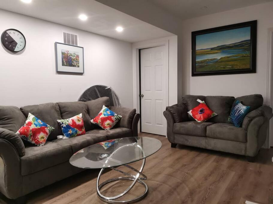 Five-Bedroom House photo 3