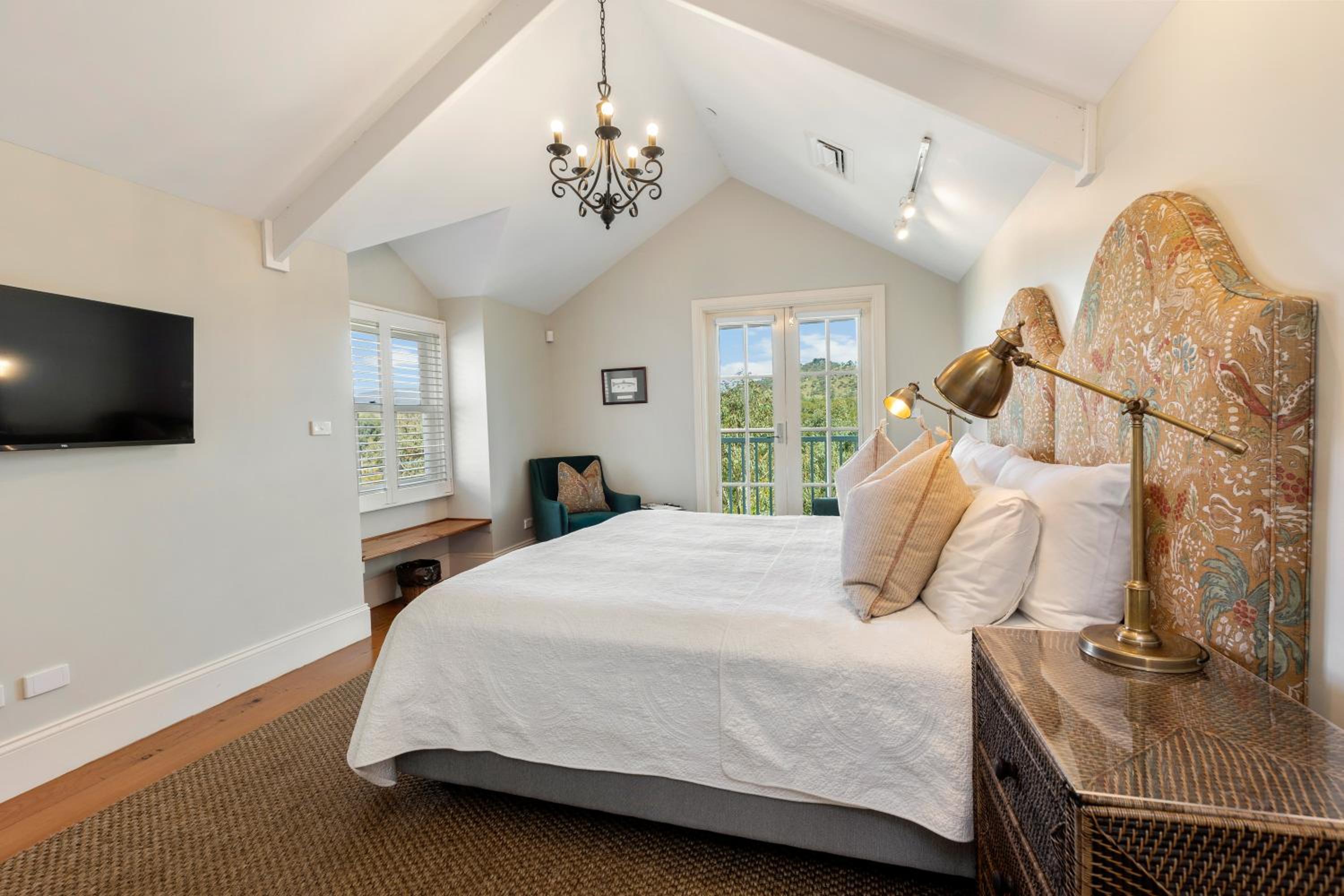 Deluxe King Suite