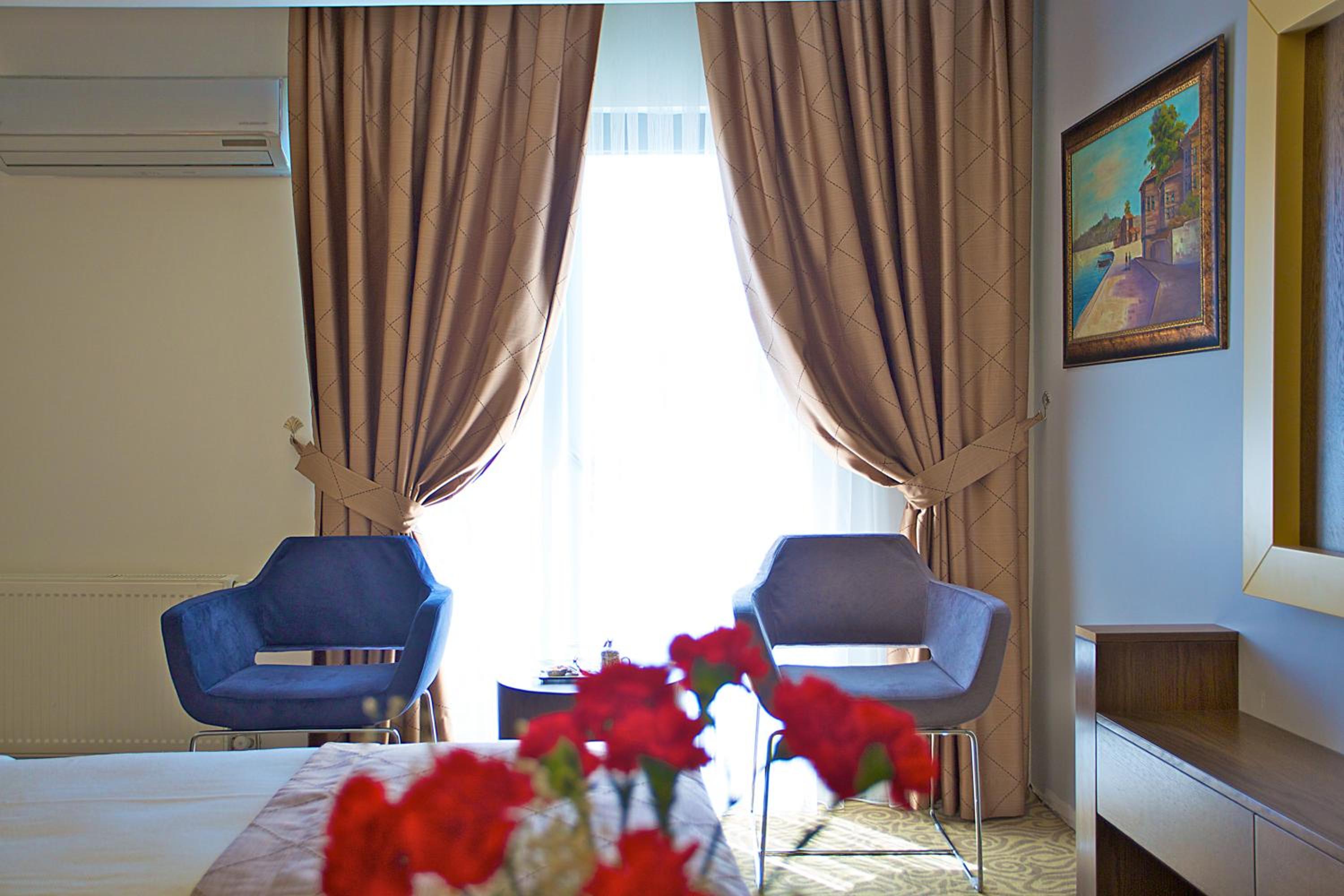 Comfort Single Room thumbnail 5