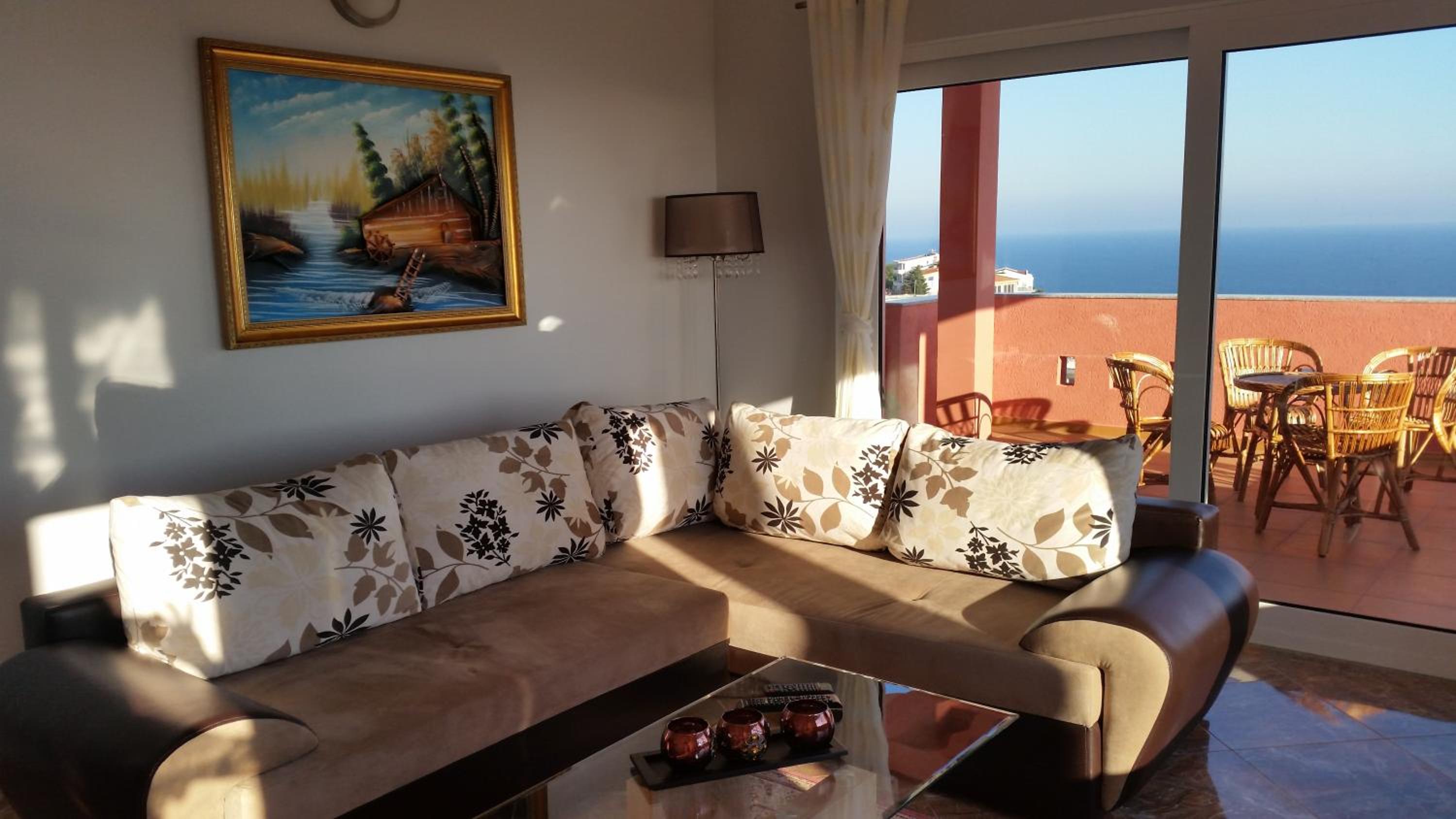Deluxe One-Bedroom Apartment with Terrace and Sea View - Photo 1