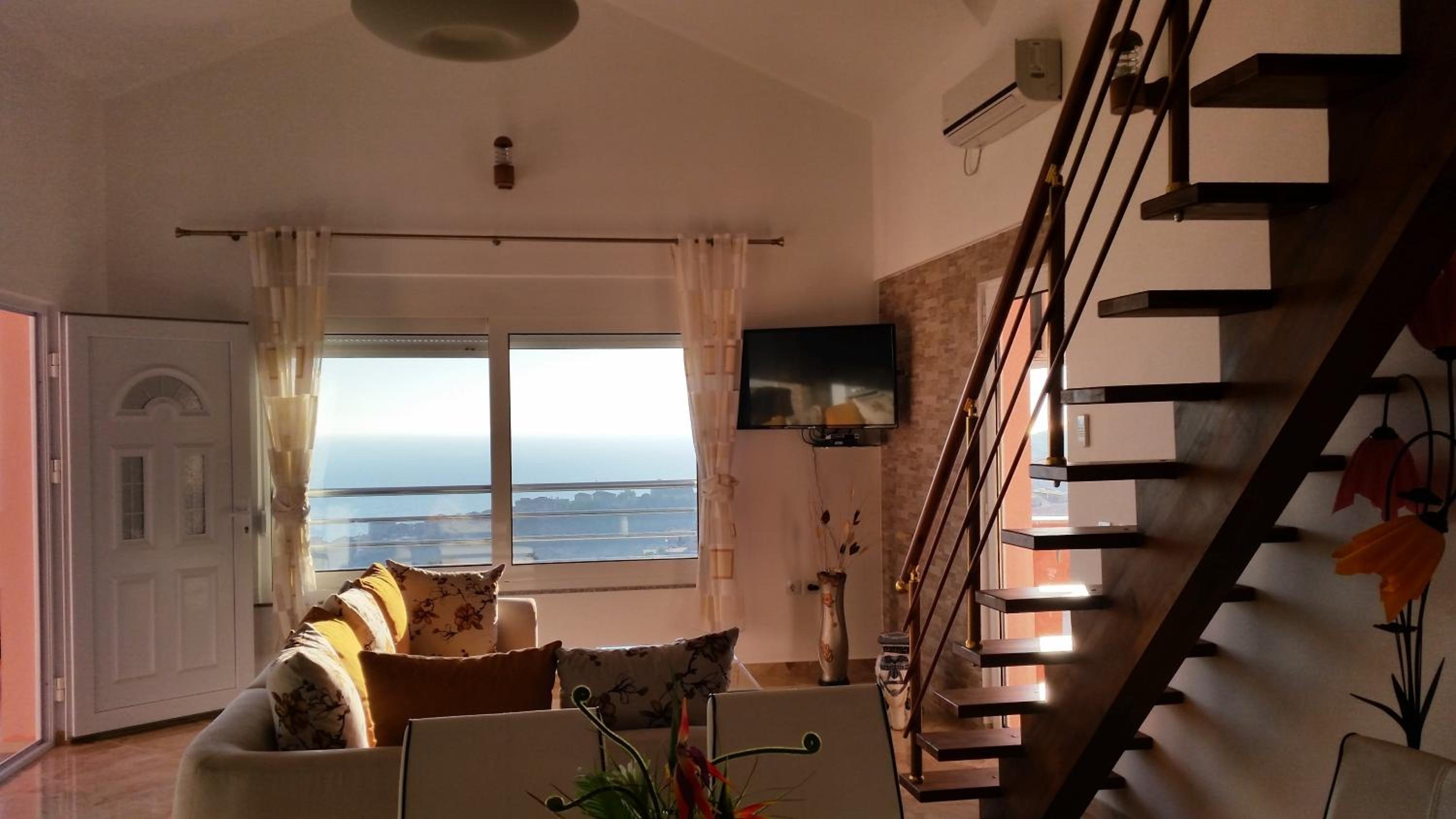 Deluxe Two-Bedroom Apartment with Terrace and Sea View - Photo 14