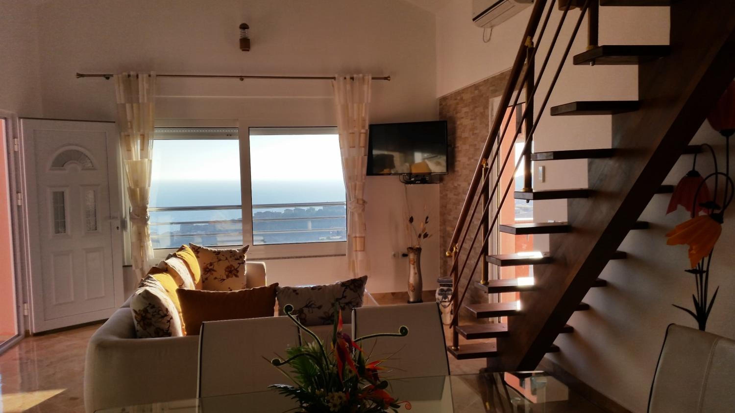 Deluxe Two-Bedroom Apartment with Terrace and Sea View - Photo 8