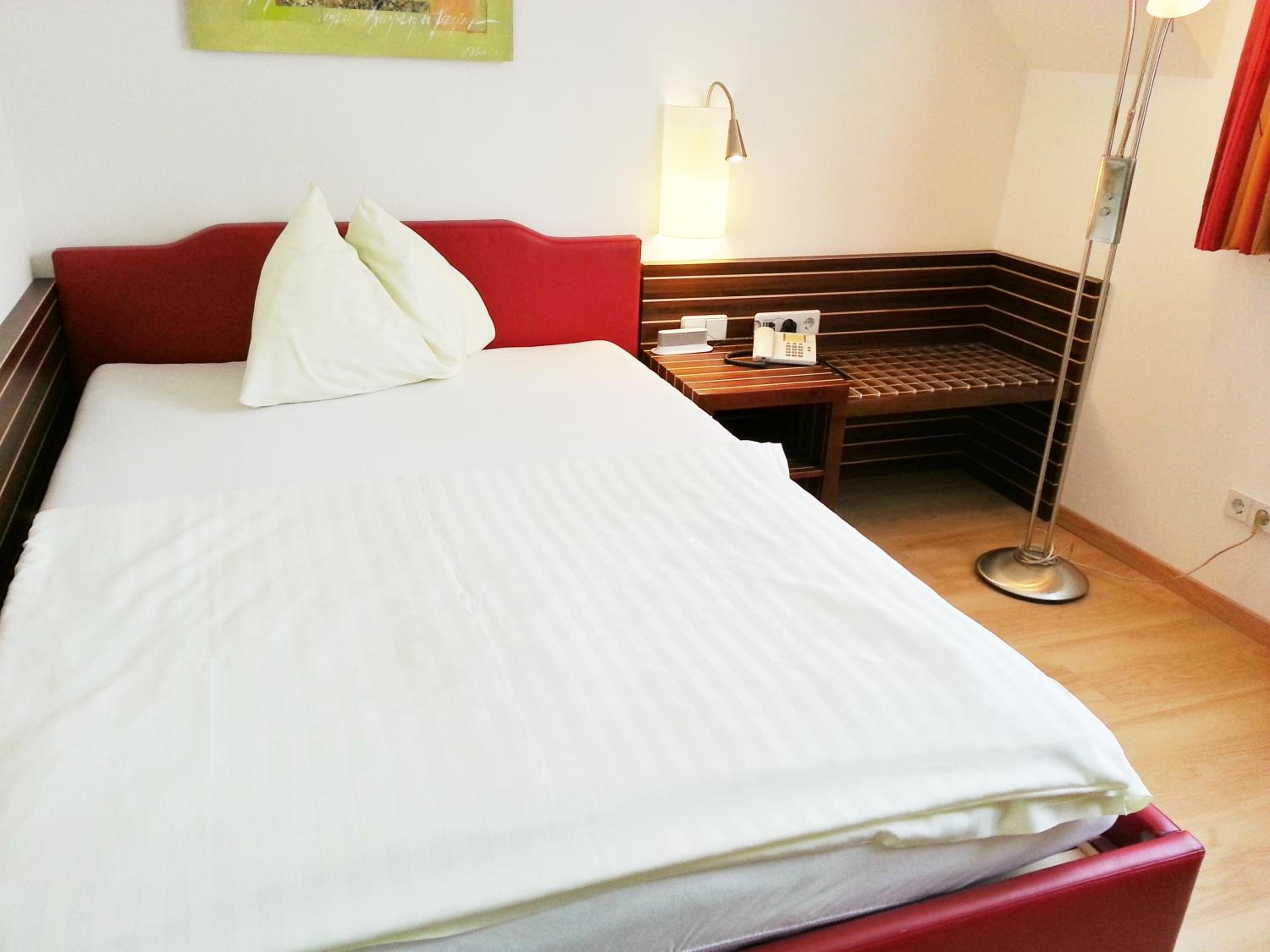 Single Room photo 3