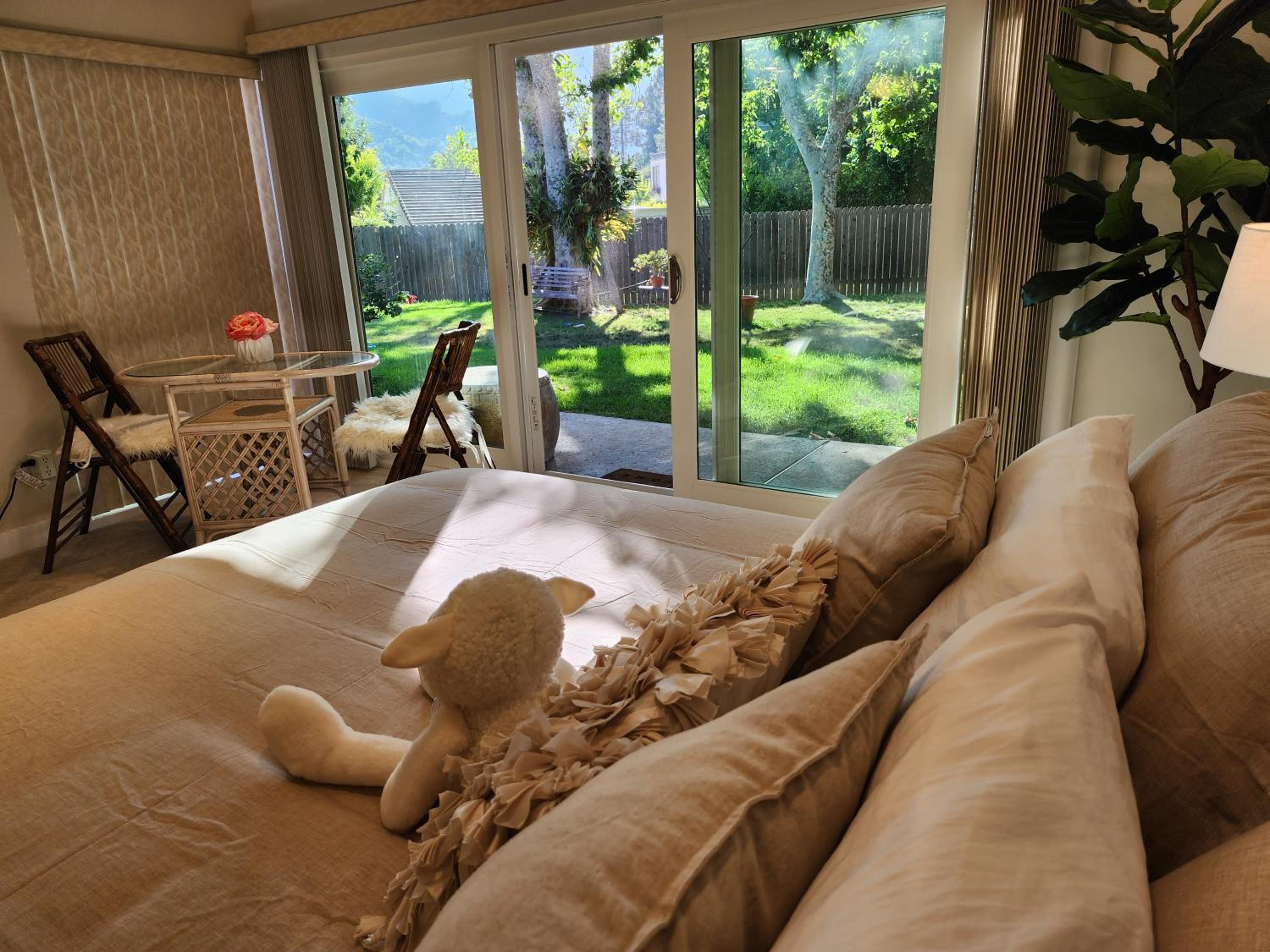 King Room with Garden View - Photo 23