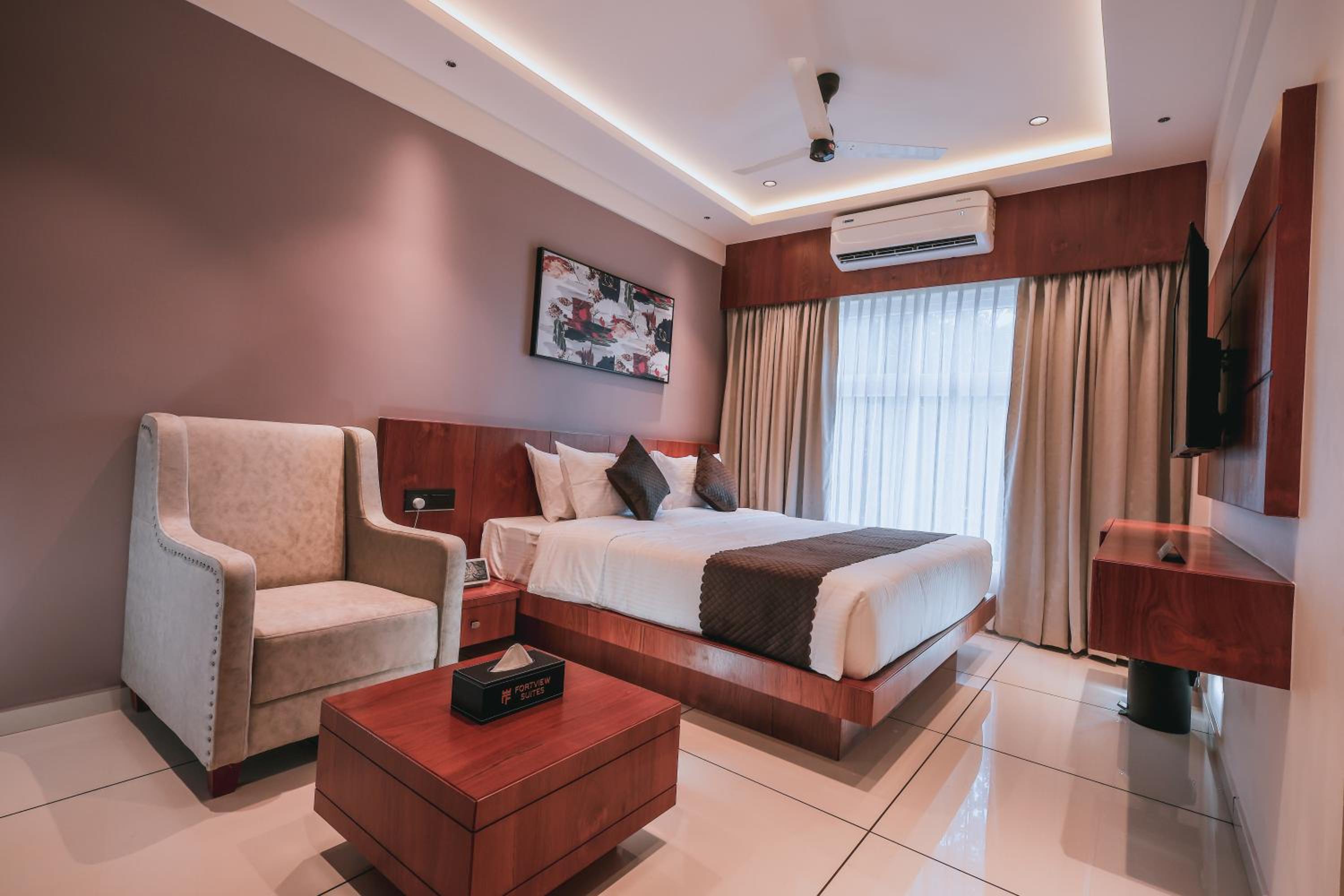 Superior King Room - Photo 14
