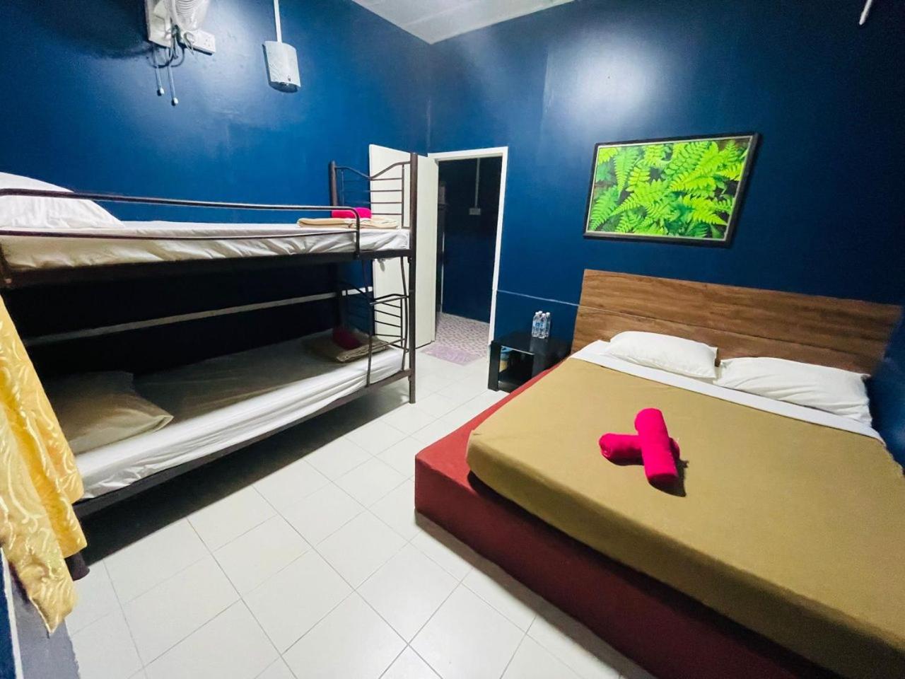 Deluxe Quadruple Room - Photo 12