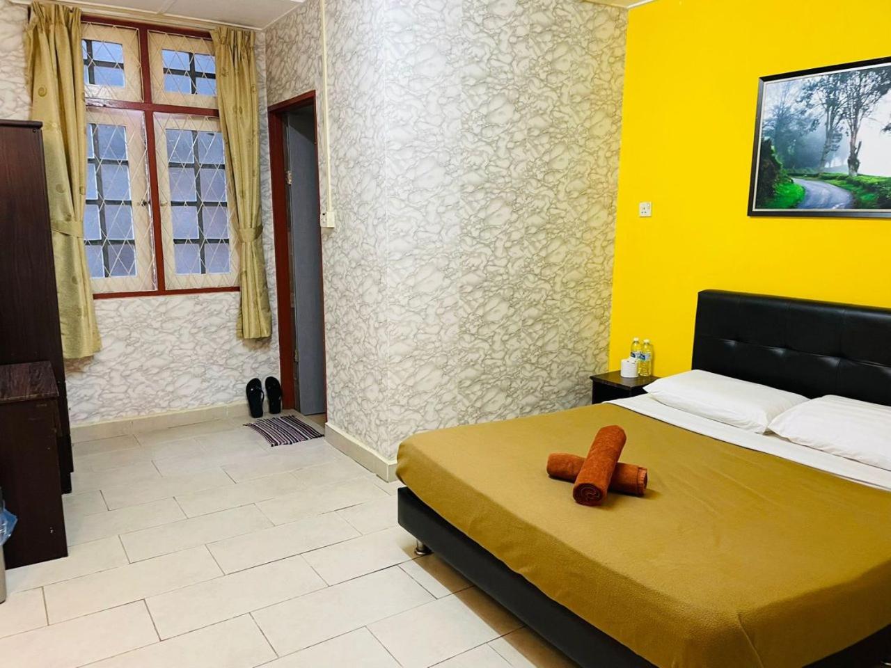 Standard Double Room - Photo 12