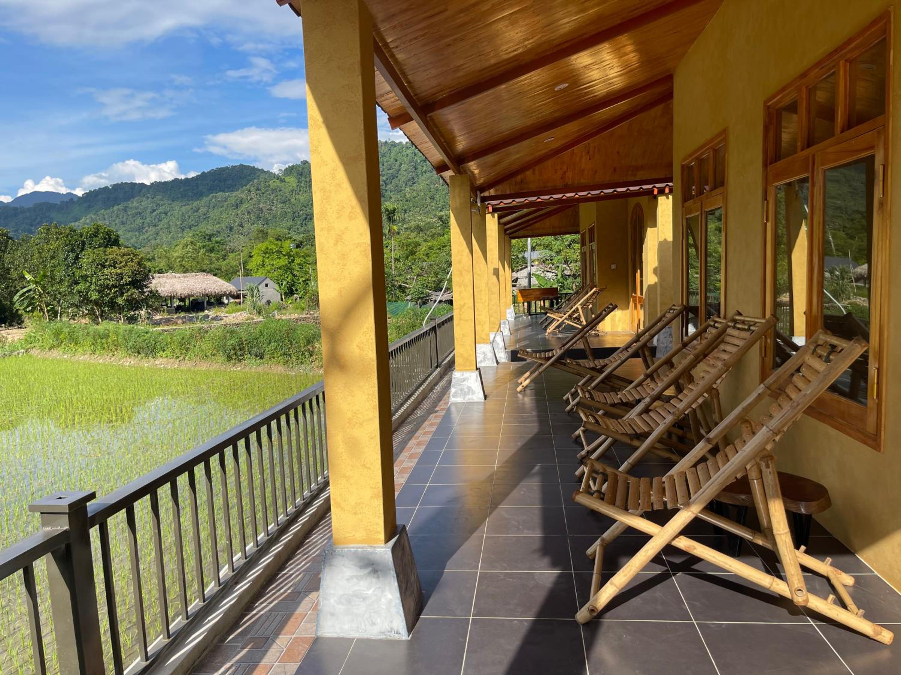 Family Suite with Balcony - Photo 4