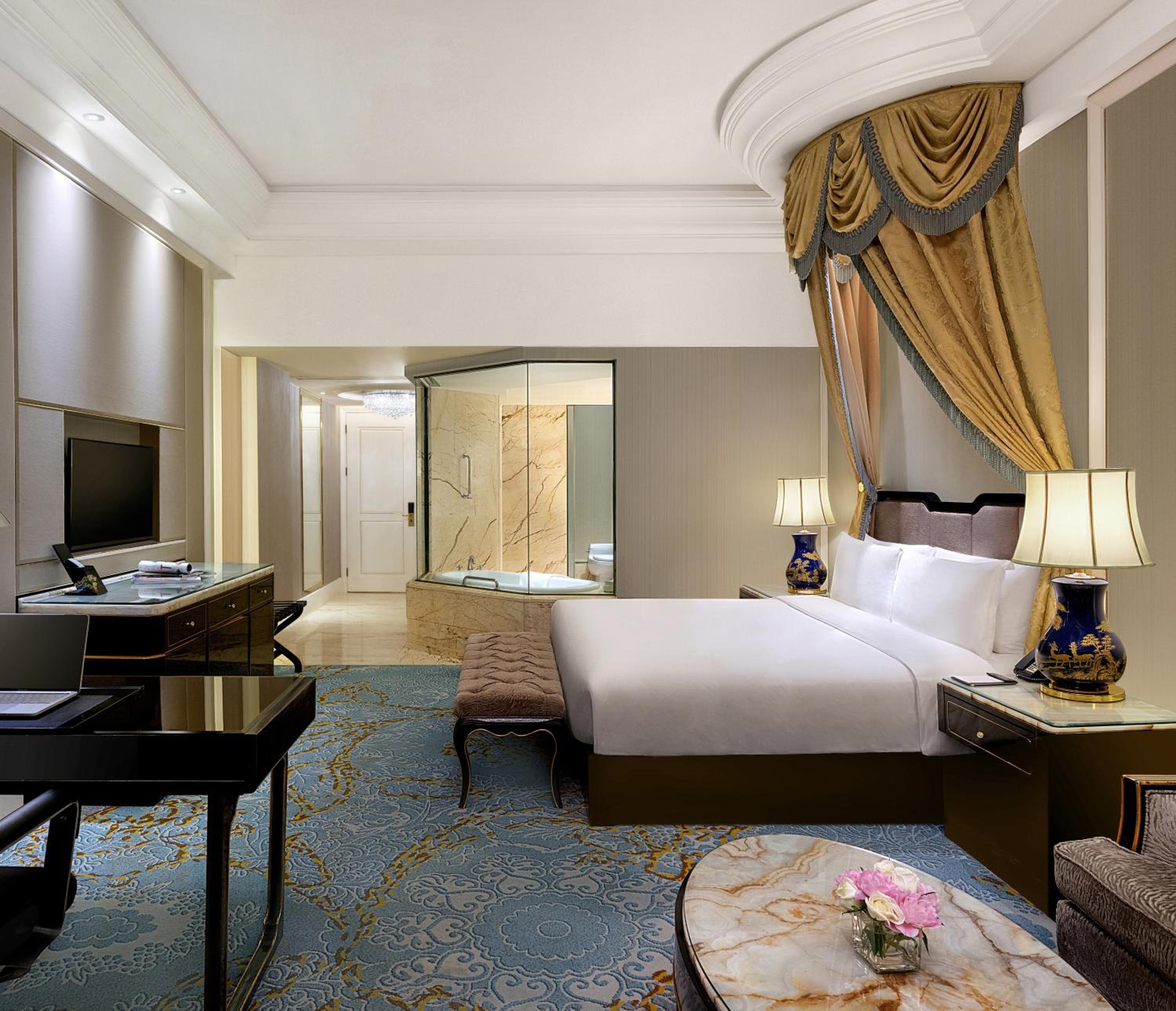Premium King Room - Club Lounge Access