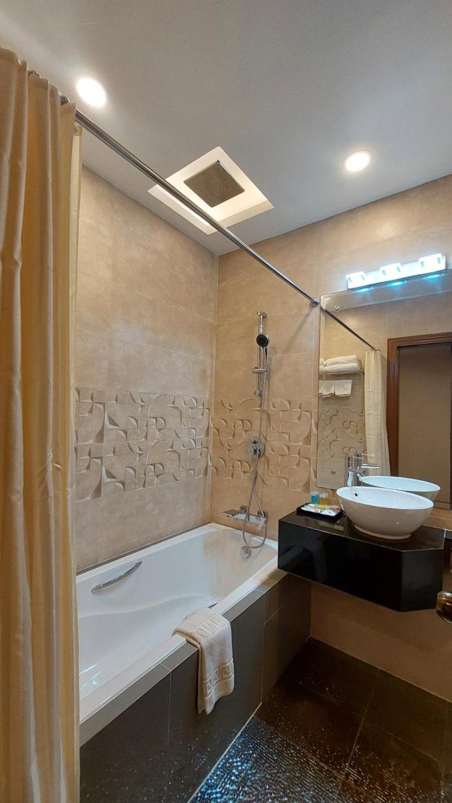 Deluxe Double or Twin Room - Photo 4