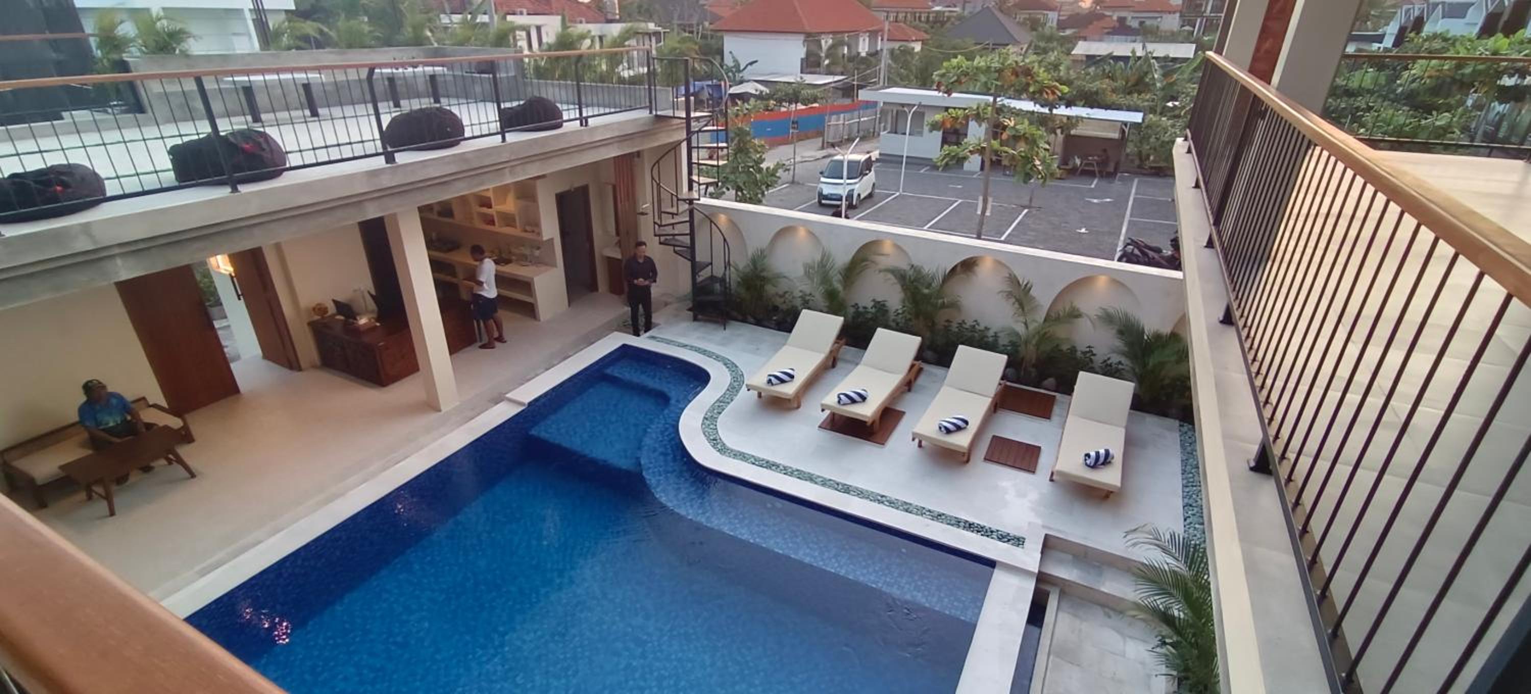 Deluxe Double Room with Balcony - Photo 15