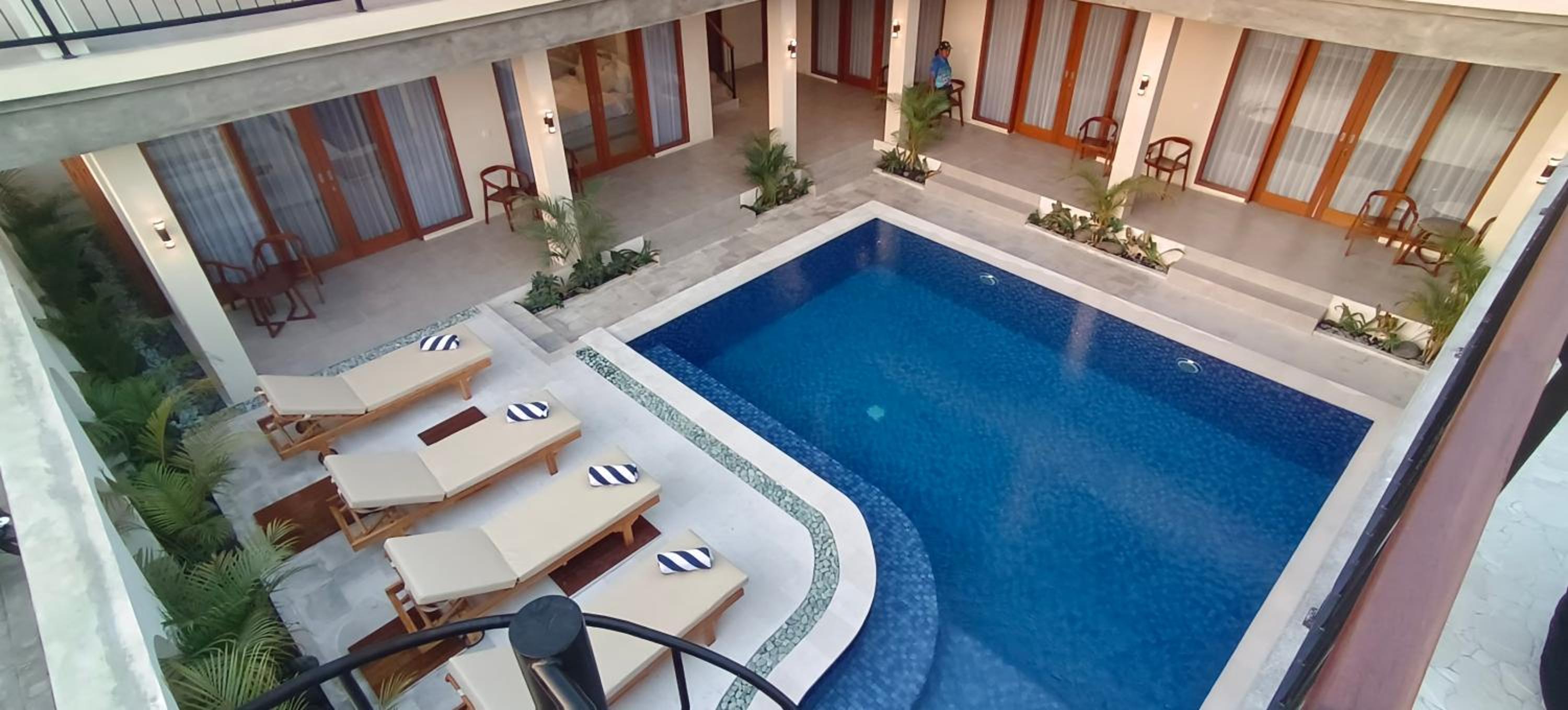 Deluxe Double Room with Balcony - Photo 14