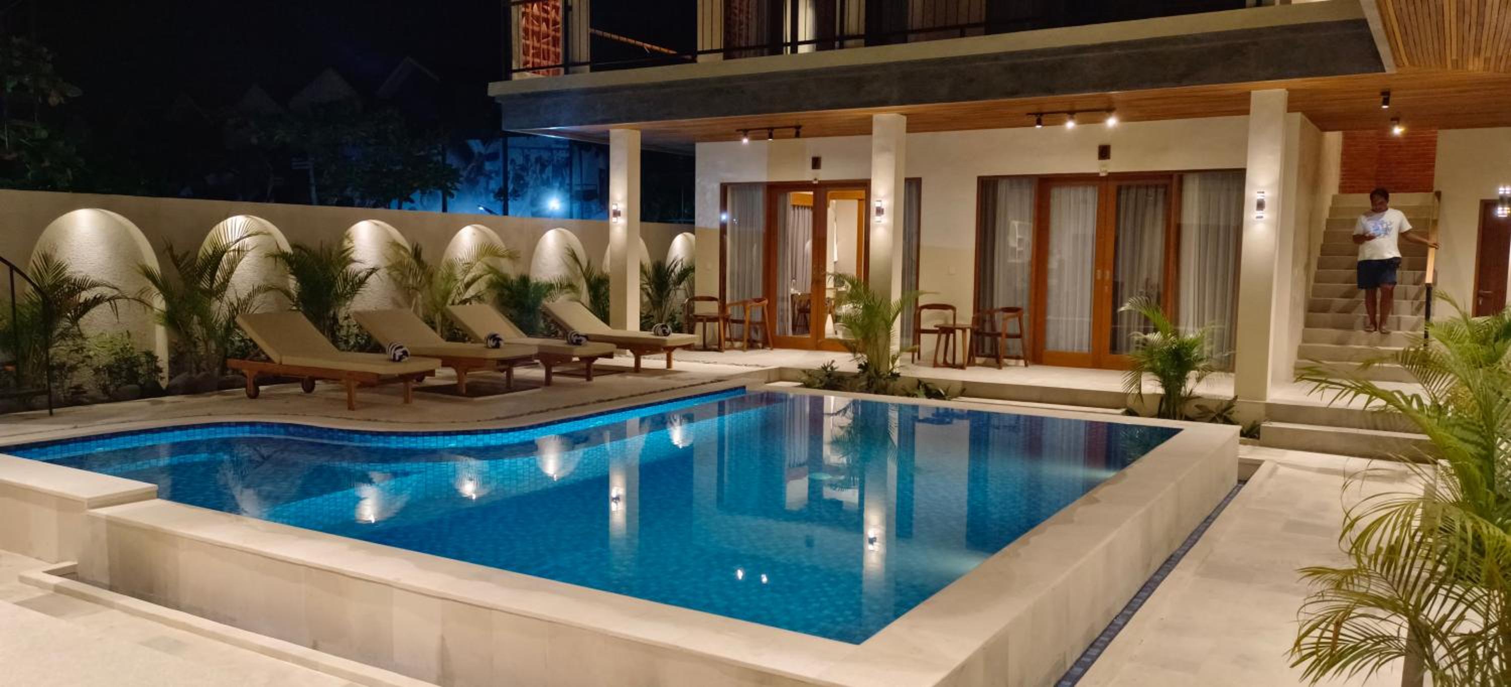 Deluxe Double Room with Balcony - Photo 19