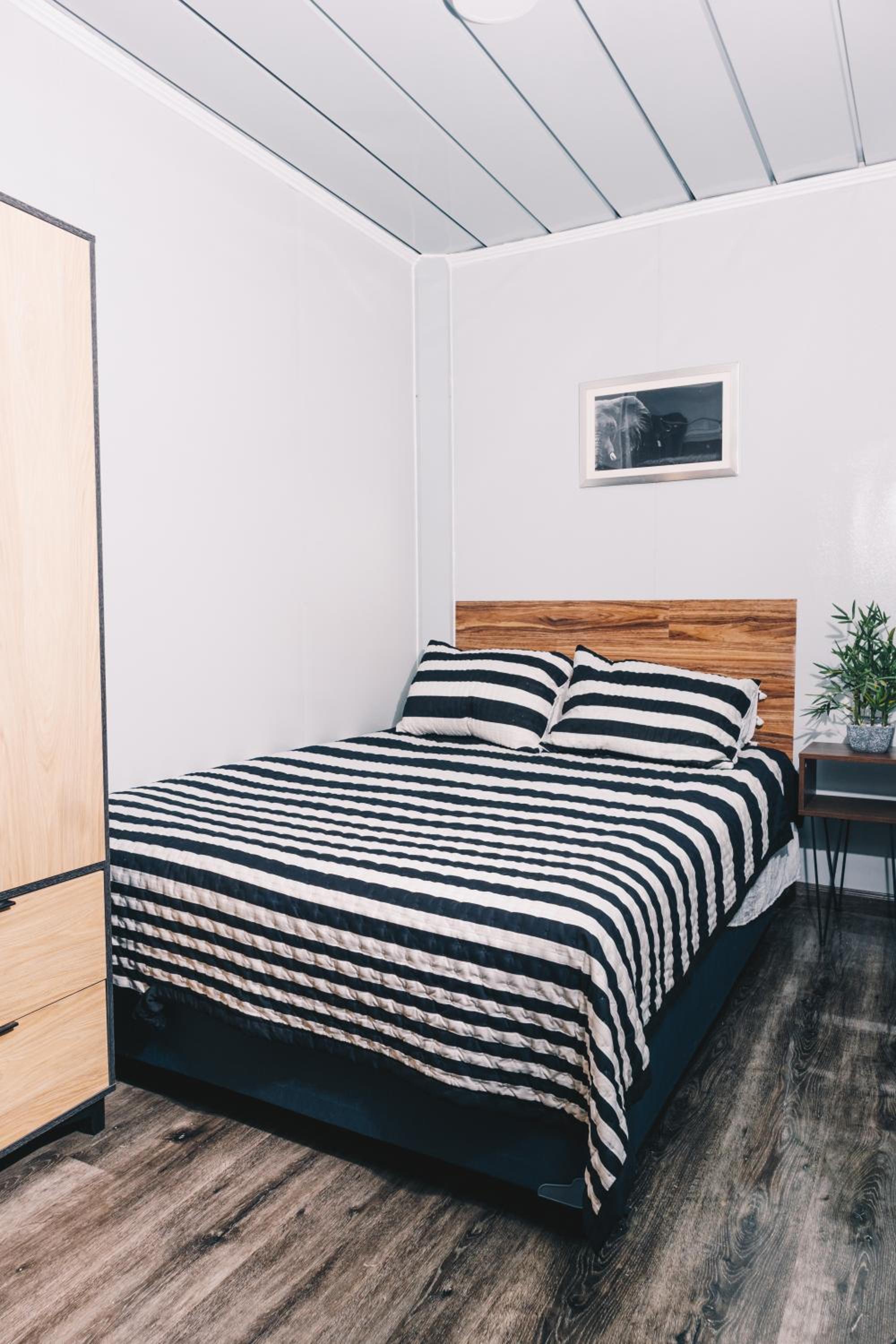 Deluxe Room (2 Adults + 1 Child) photo 1