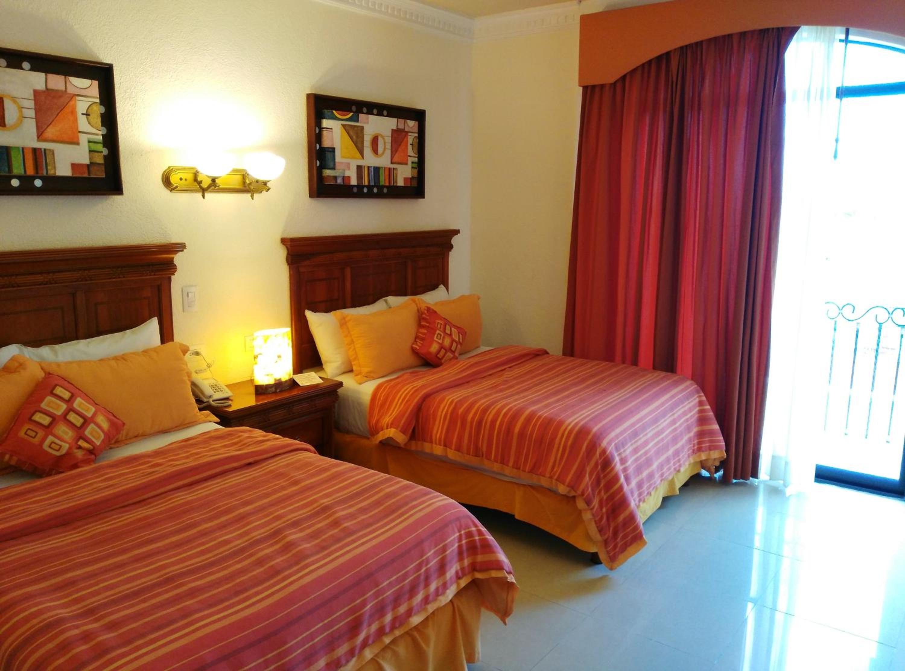 Delux Room Two Double Beds  - Photo 4