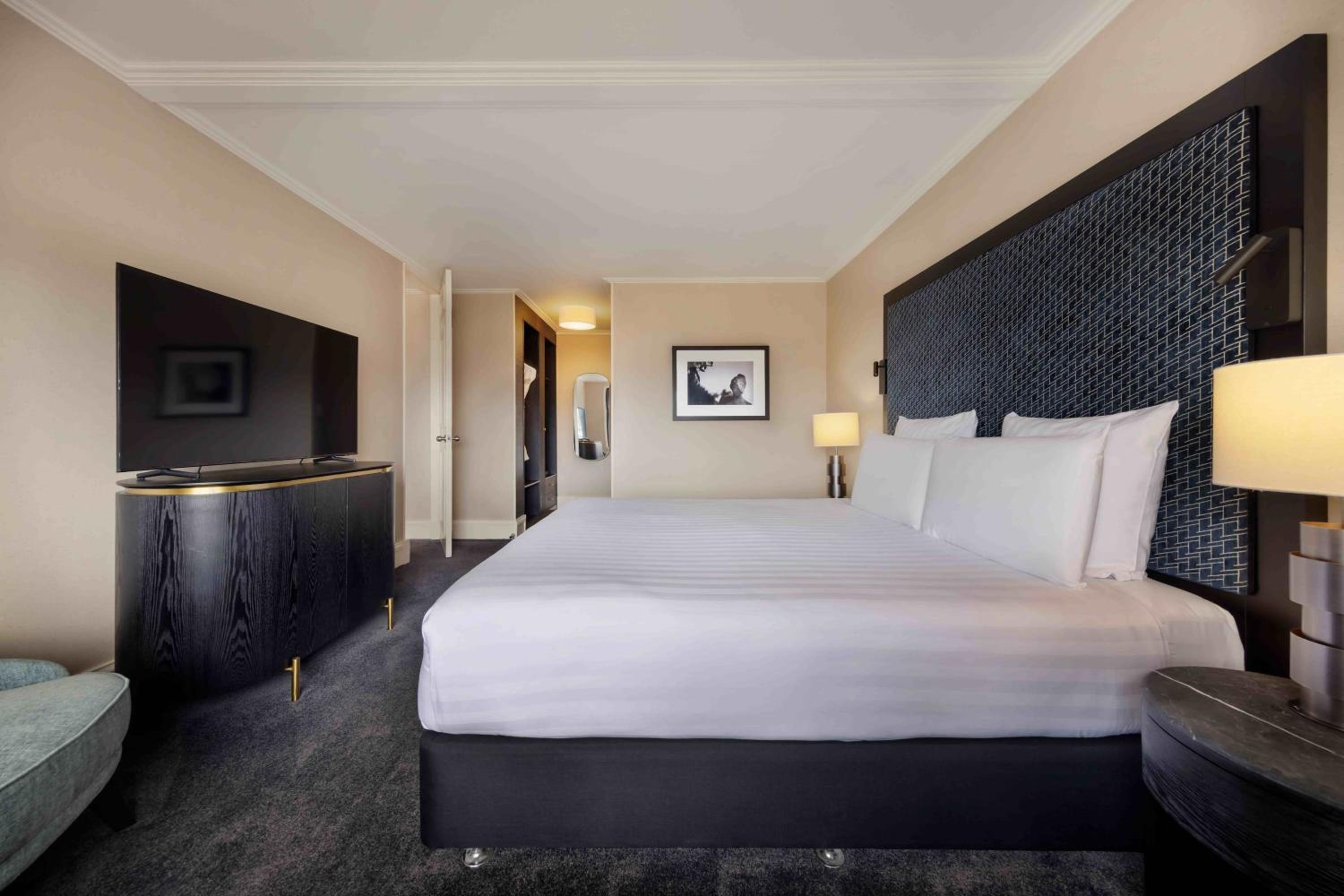 Junior King Suite - Photo 6