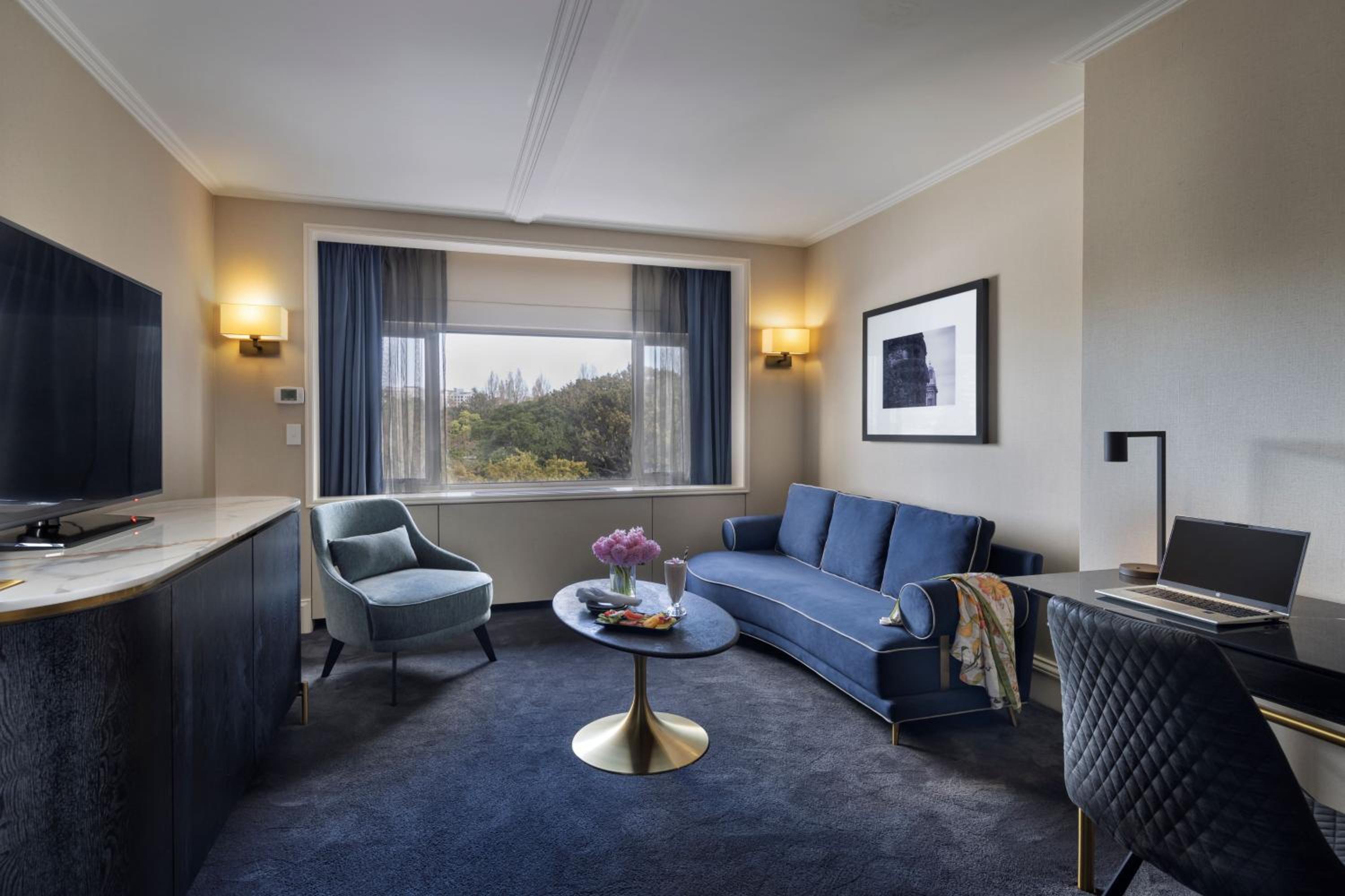 Junior King Suite - Photo 5