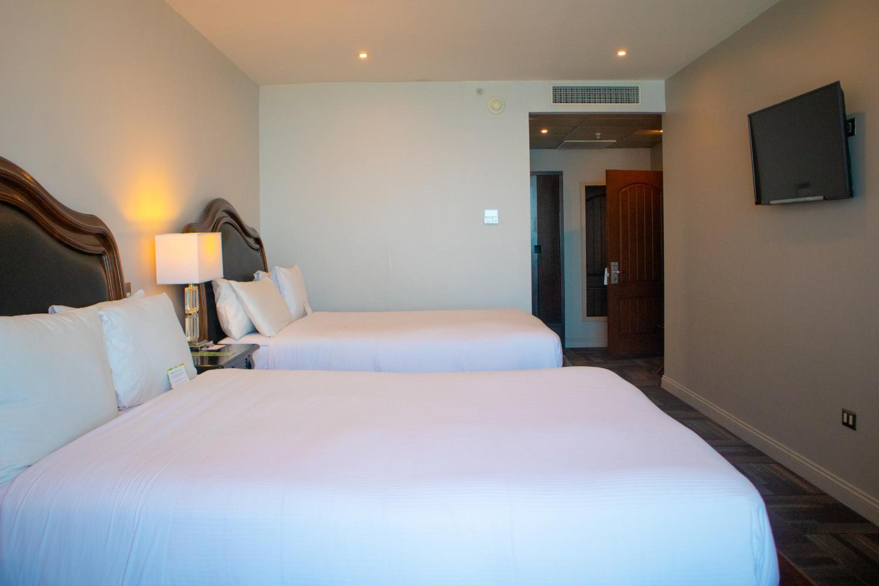 Deluxe Room, 2 Double Beds, Oceanfront View, Non-Smoking