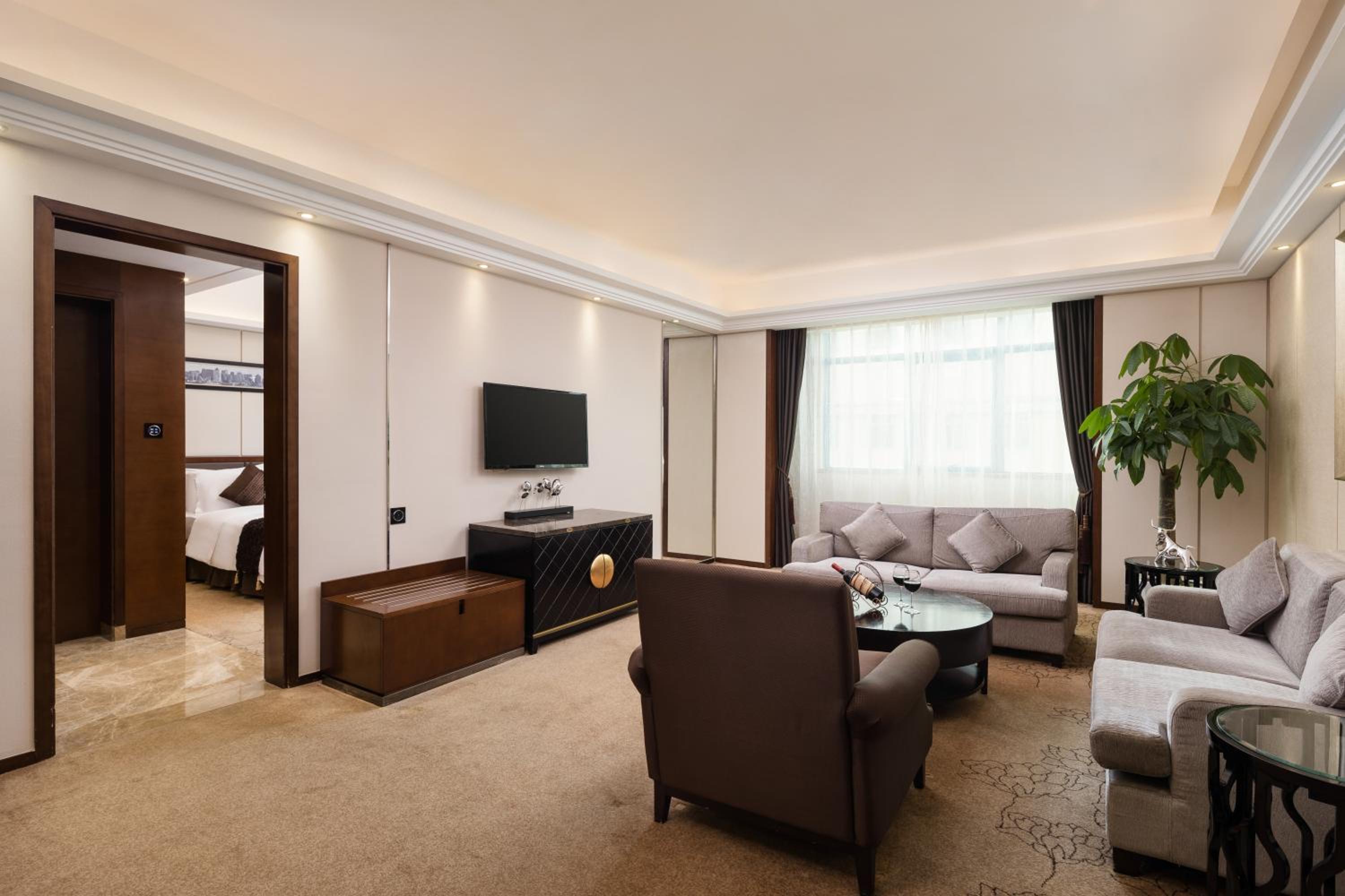 Deluxe Suite
