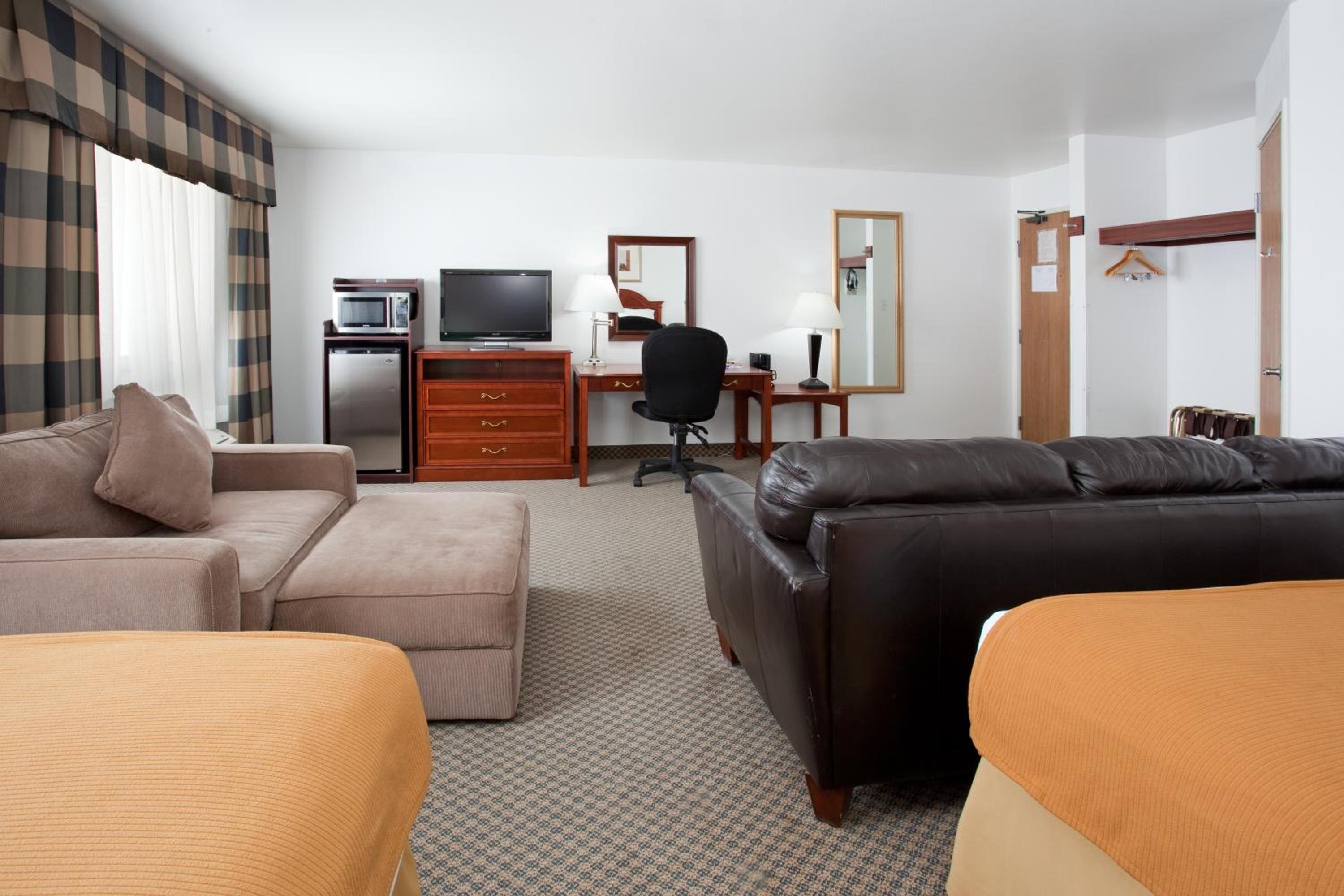 Studio Suite with Two Queen Beds - Non-Smoking - Photo 4