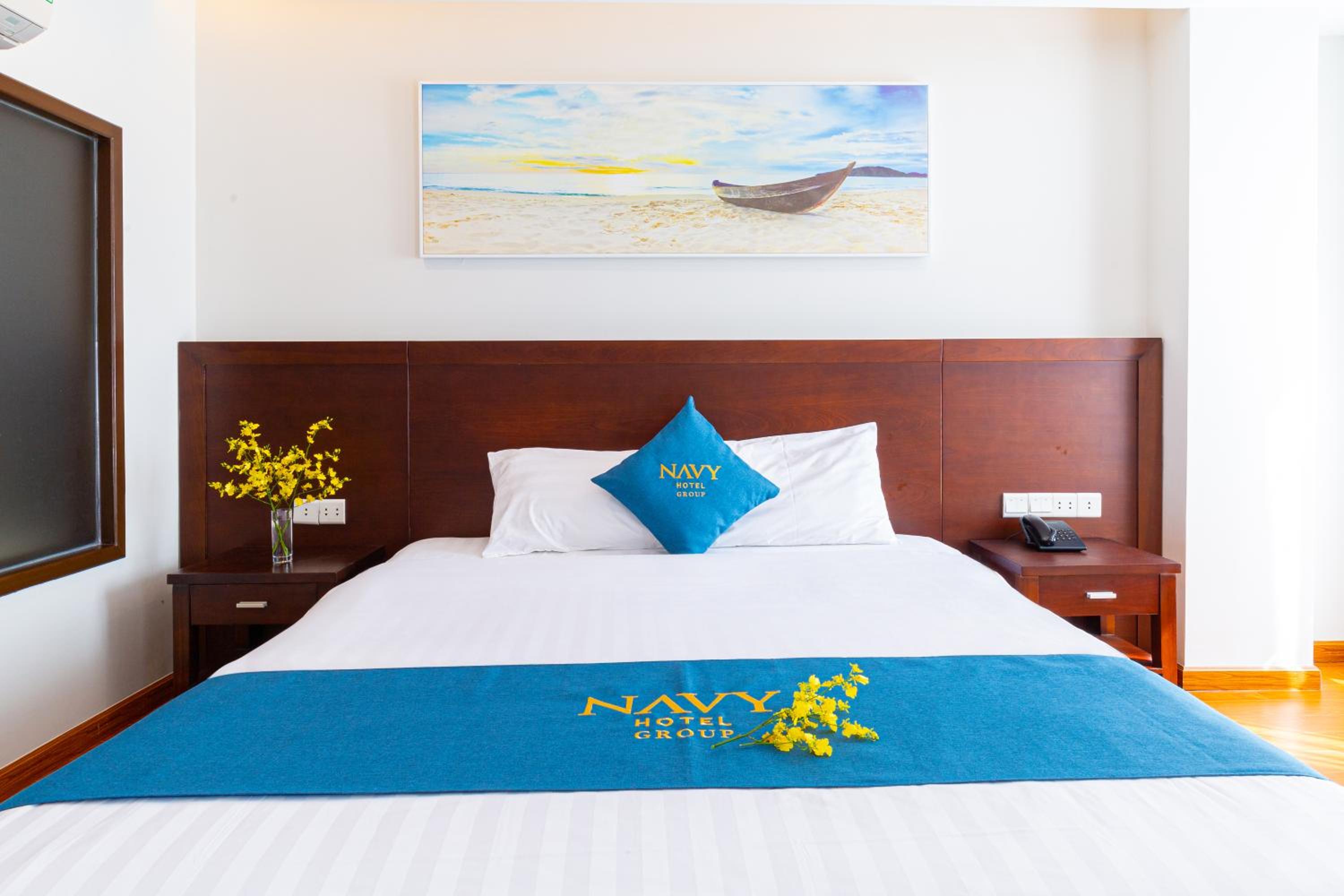 Premier Double Room with Balcony - Photo 2