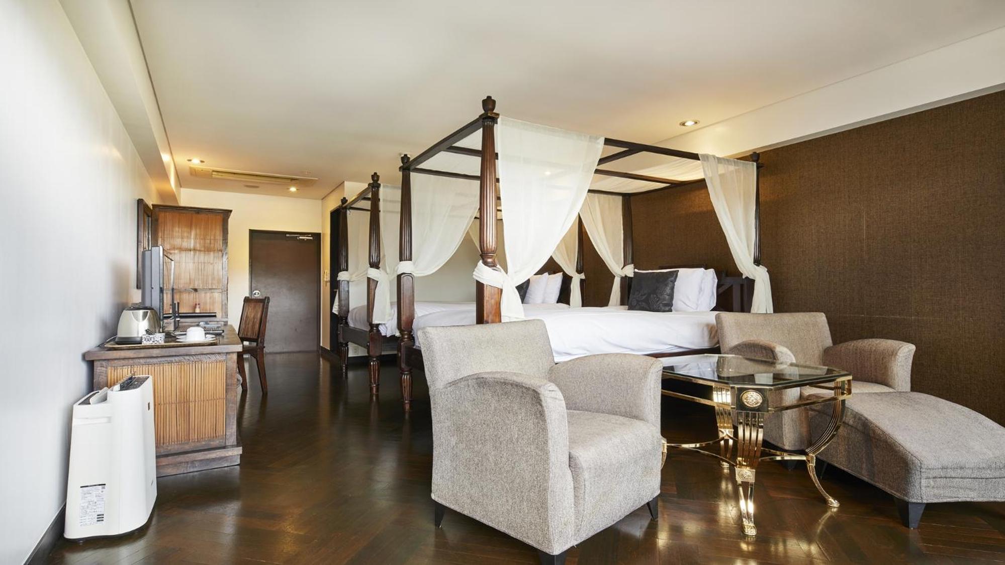 Standard Twin Room with Sofa​ without private bathroom photo 3